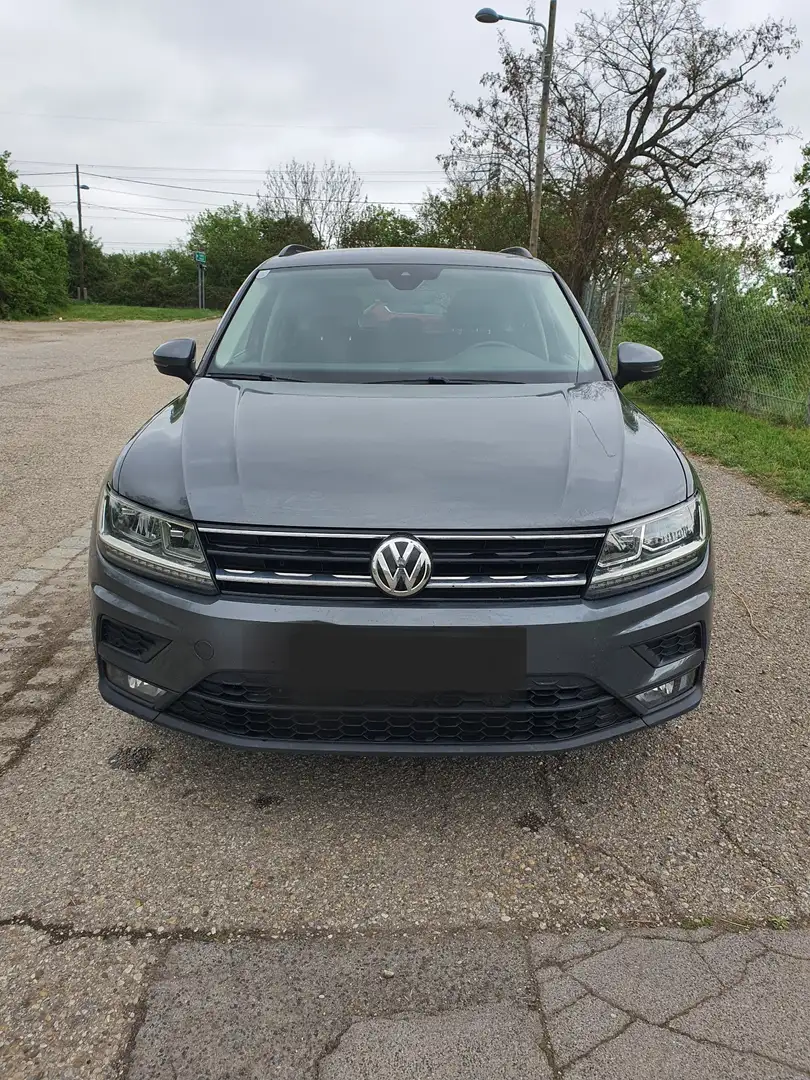 Volkswagen Tiguan 1,6 TDI SCR Comfortline Pickerl gültig bis 09/2027 Grau - 2