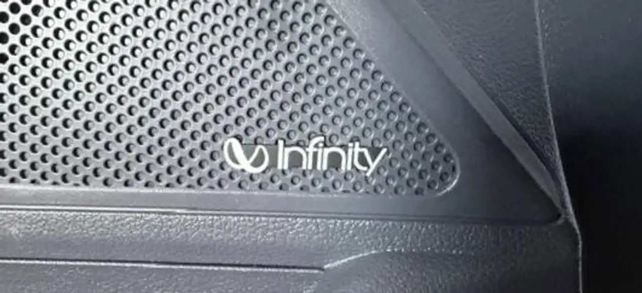 Hyundai IONIQ photo Hyundai IONIQ