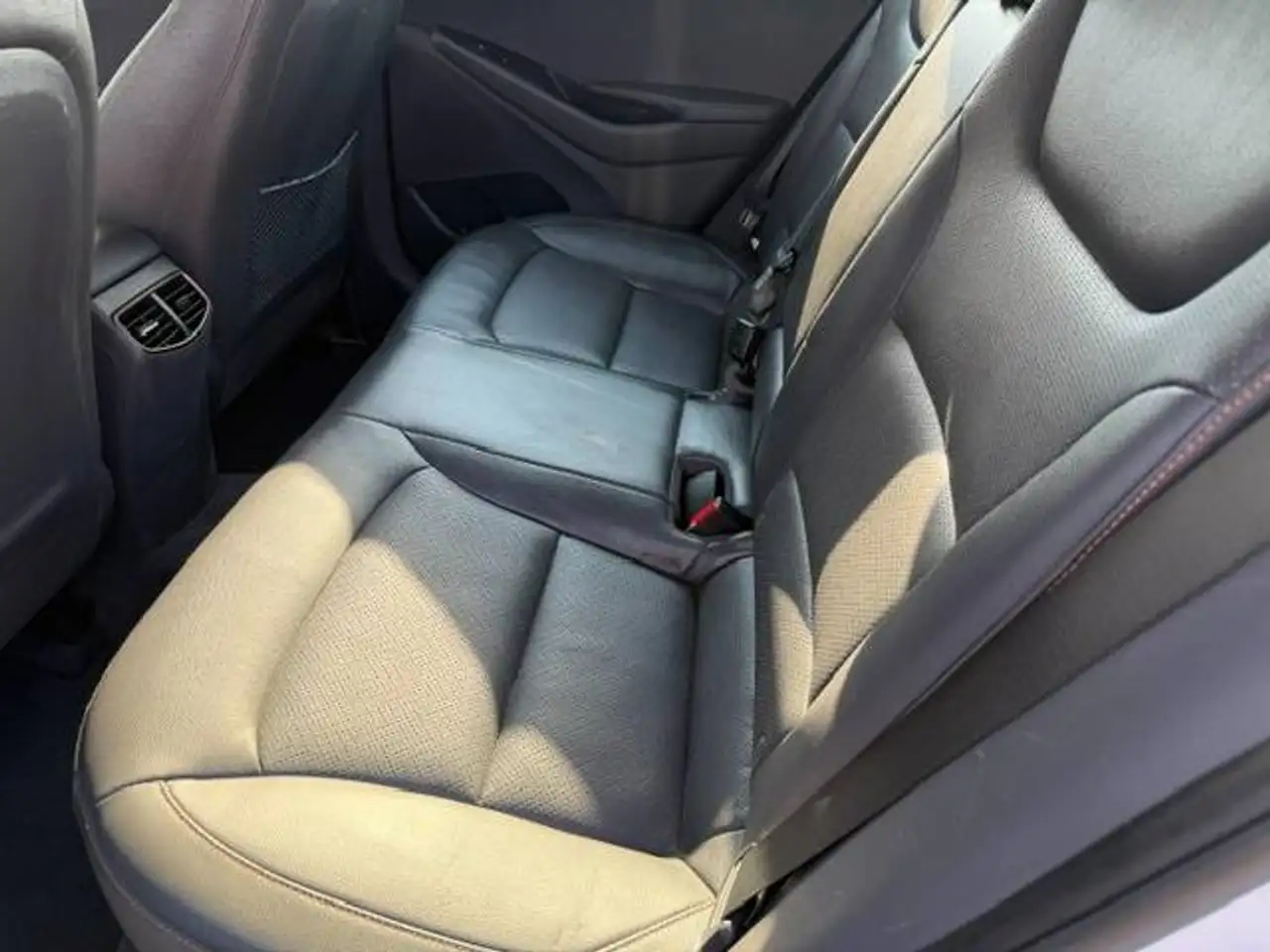 Hyundai IONIQ photo Hyundai IONIQ