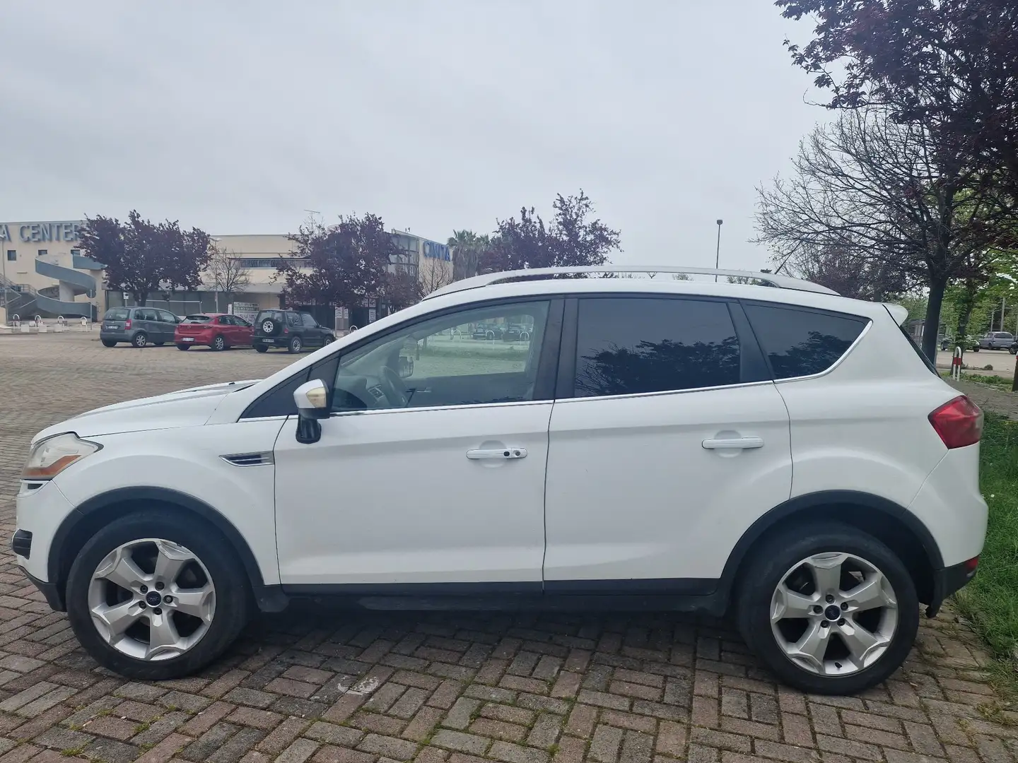 Ford Kuga 2.0 tdci Individual 4wd 163cv - 1