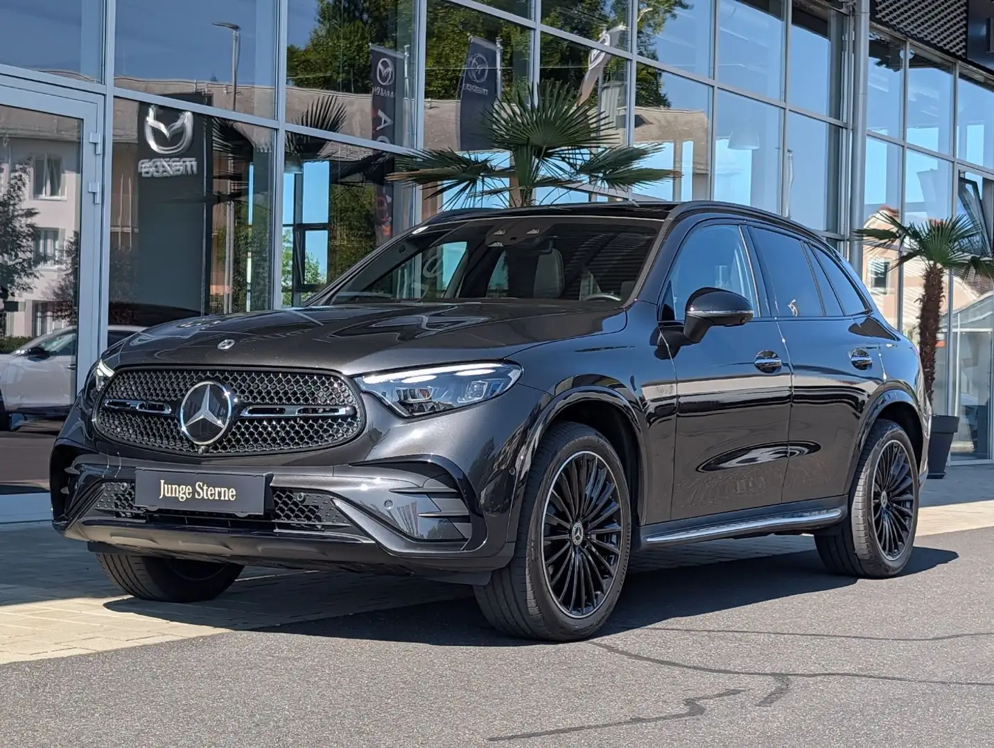 Mercedes-Benz GLC 220 d 4MATIC AMG Distr PTS Shz Navi AIR MBUX Grau - 2