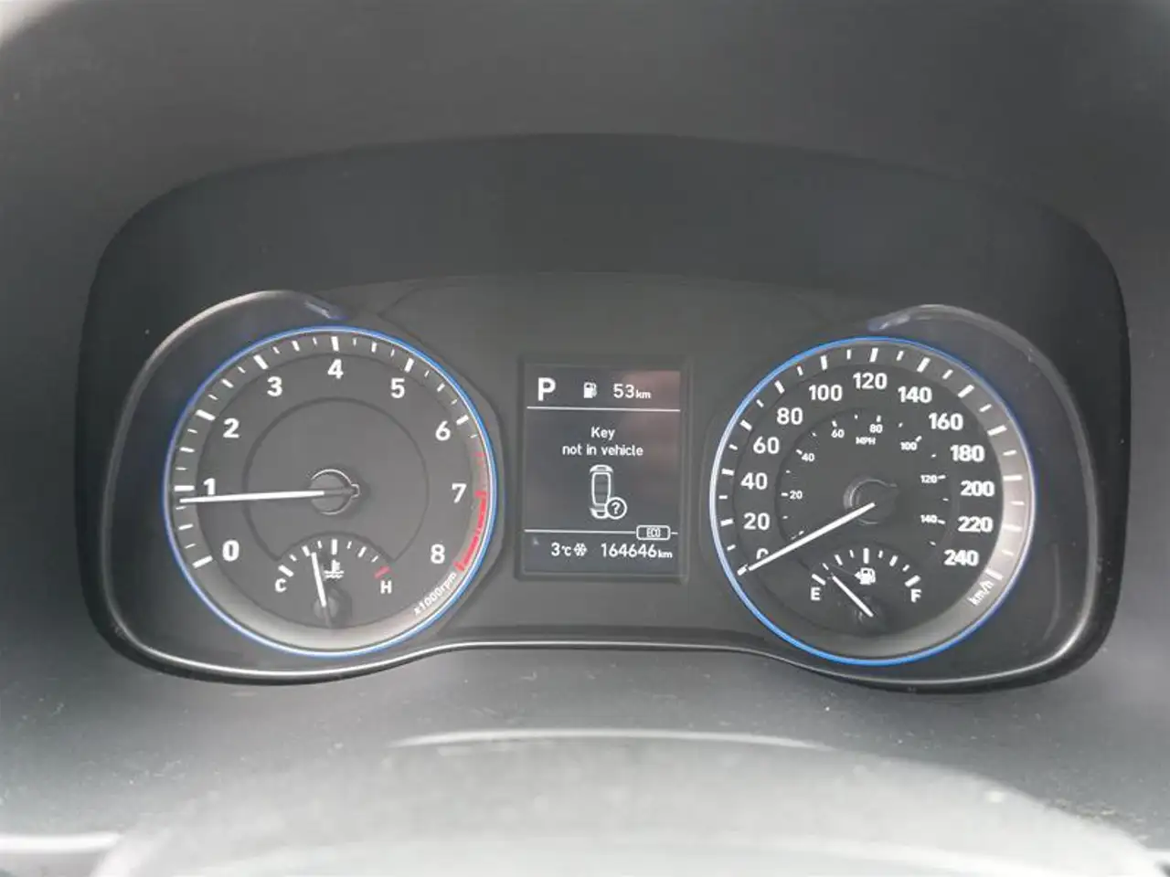 Hyundai KONA снимка Hyundai KONA