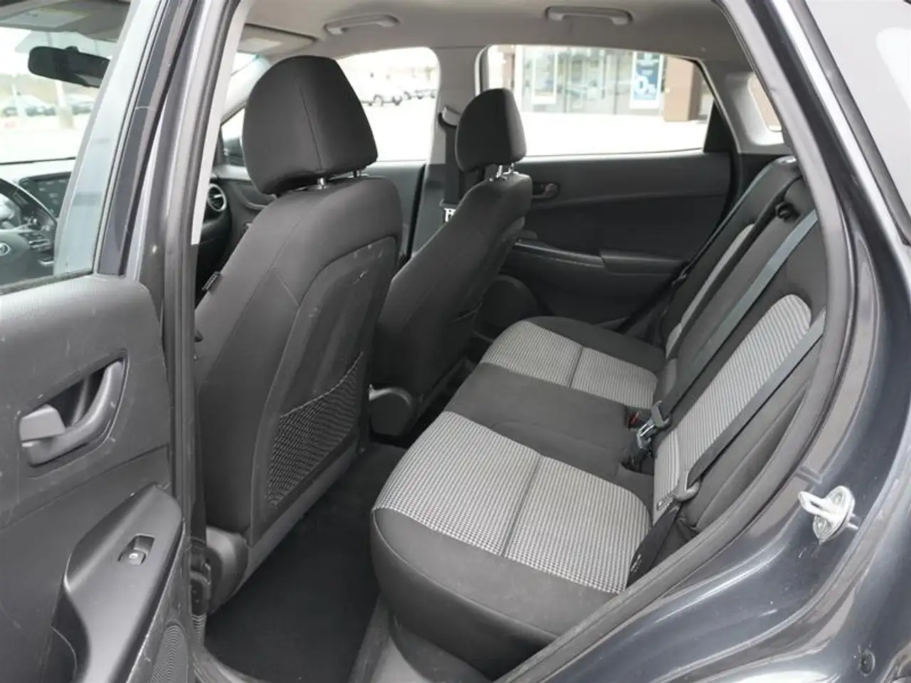 Hyundai KONA снимка Hyundai KONA