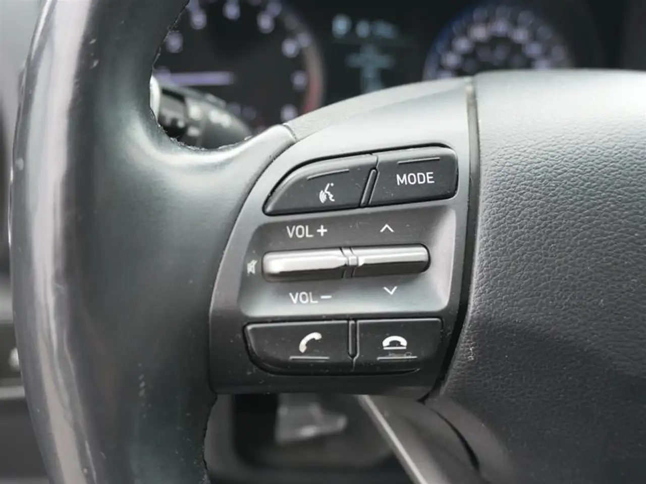 Hyundai KONA снимка Hyundai KONA