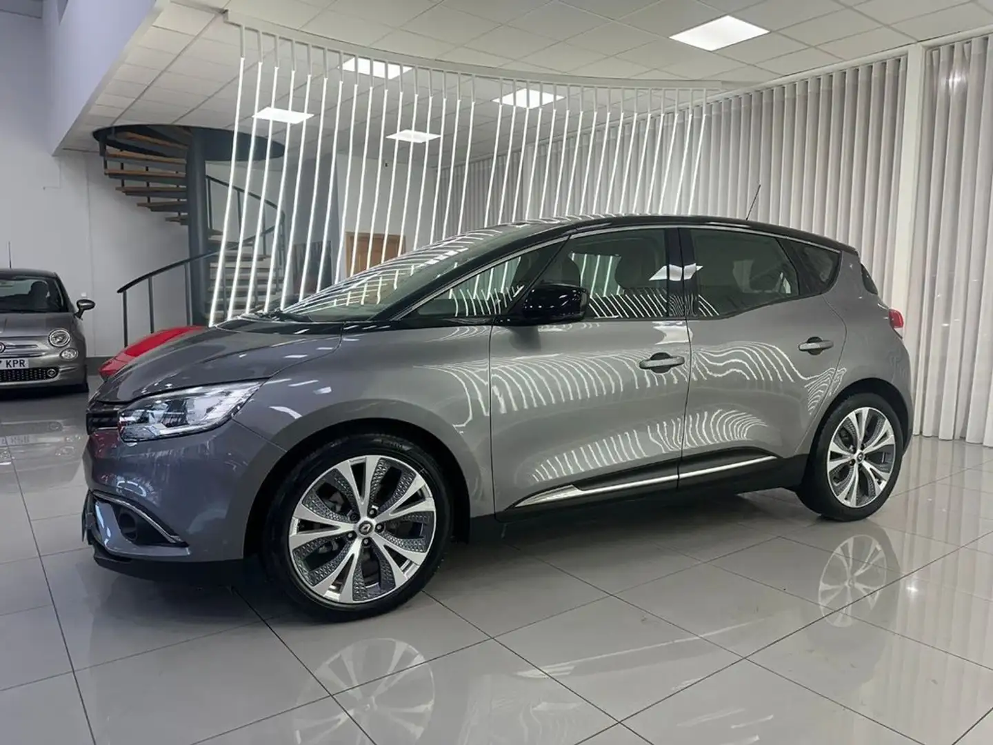 Renault Scenic Zen Energy dCi 96kW 130CV Gris - 2