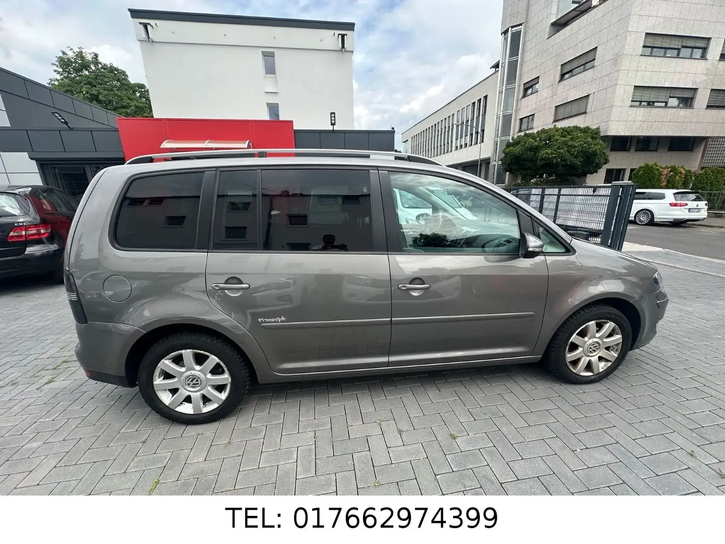 Volkswagen Touran Freestyle/ TÜV Neue/ 7 Setze Grau - 2