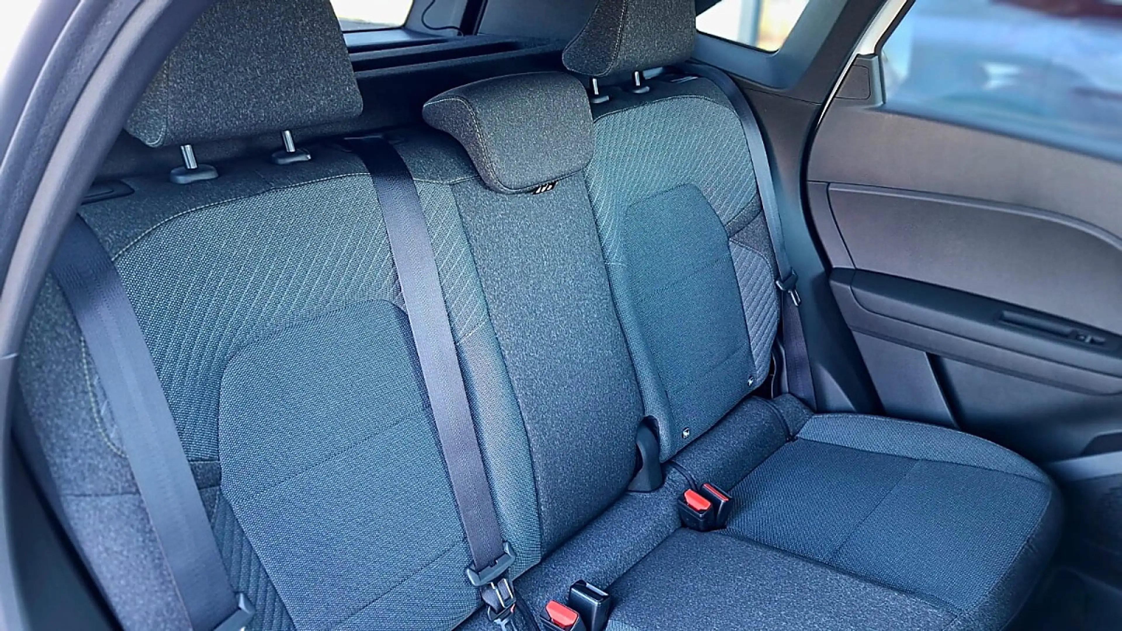 Mitsubishi Grandis 1,3 Petrol Intense S+C+T 26 — photo 9