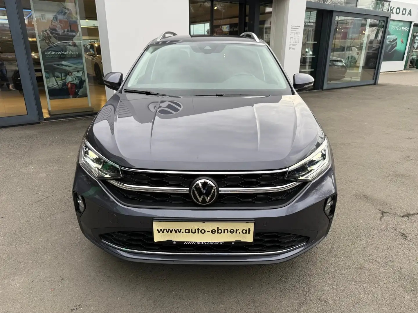 Volkswagen Taigo Style TSI DSG Grau - 2