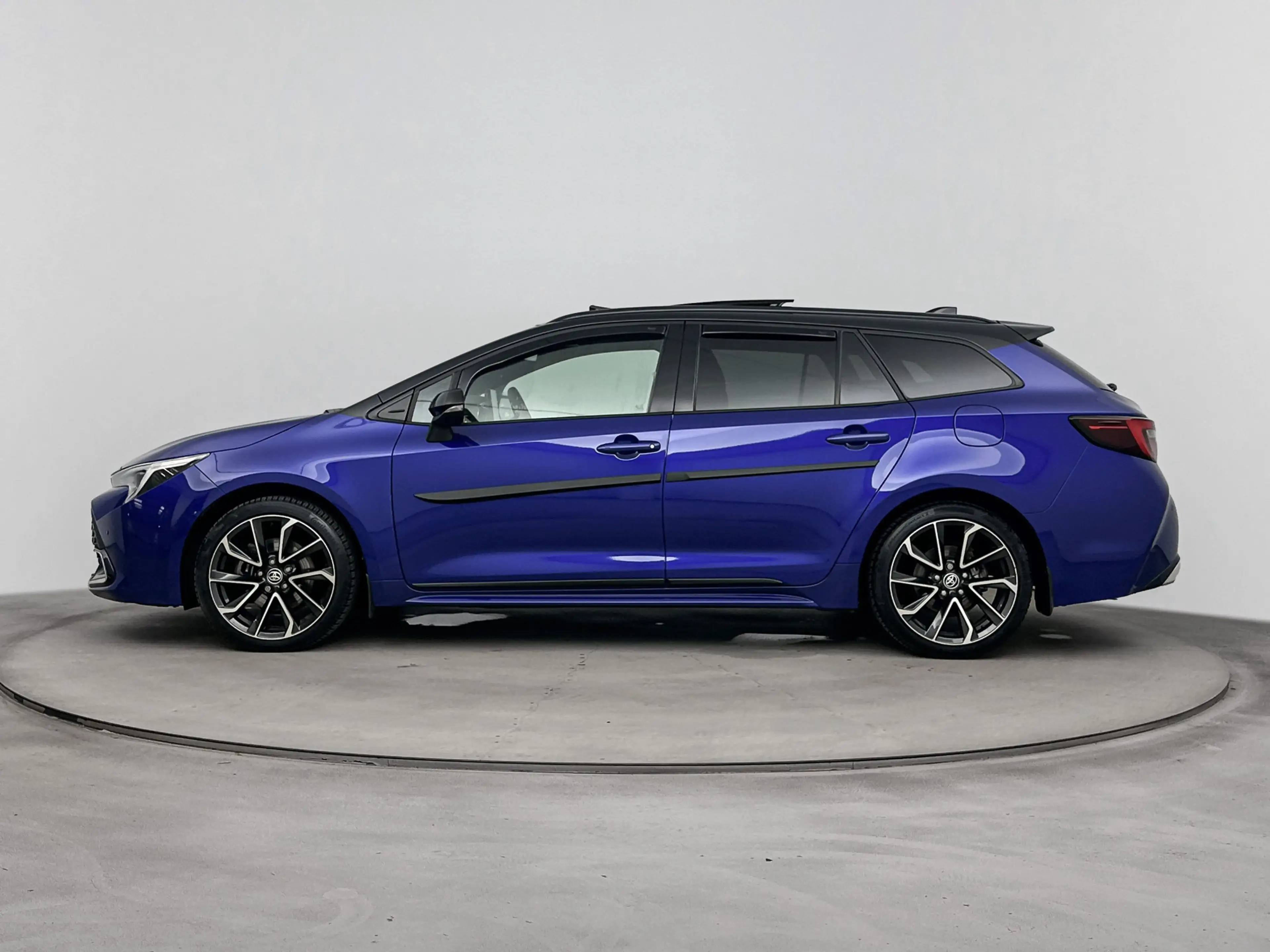Toyota Corolla Touring Sports Hybrid 200 Premium | Panoramadak | — photo 3