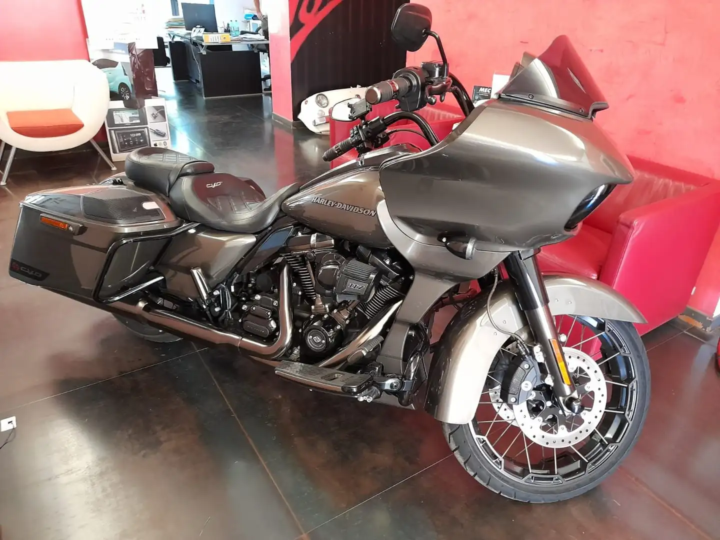Harley-Davidson Road Glide 117 Ci CVO - 1