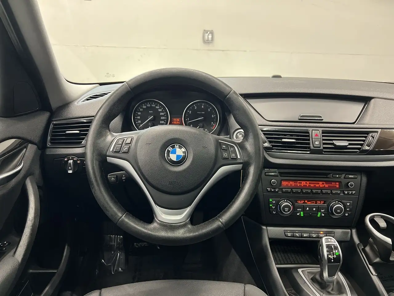 BMW X1 снимка BMW X1