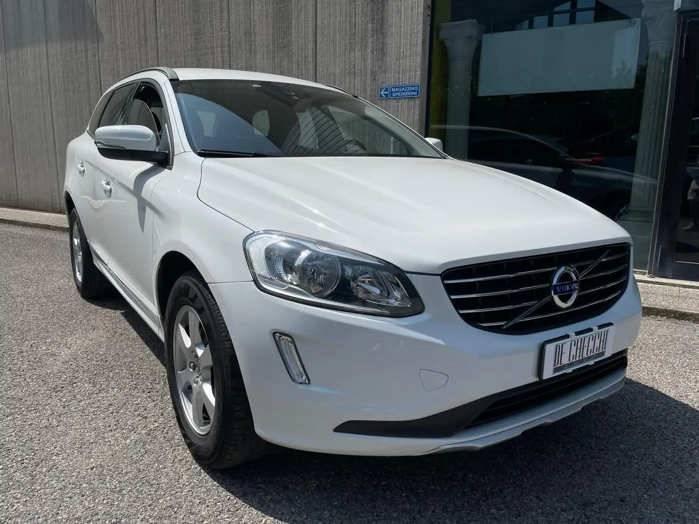 Volvo XC60 2.0 d3 Business 136cv Bianco - 2