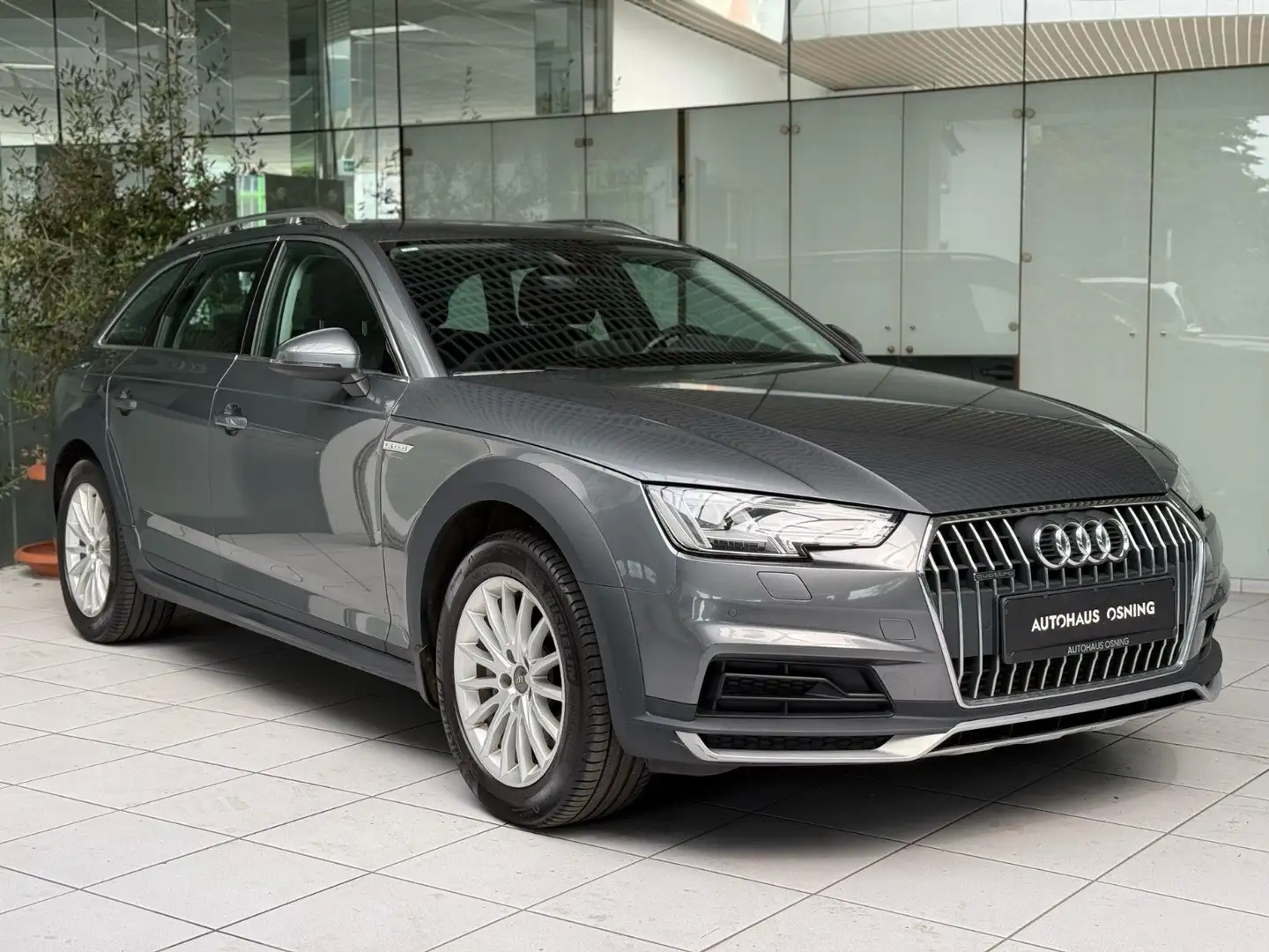 Audi A4 allroad Quattro 3.0TDI AHK KAMERA STANDHZ Grijs - 1