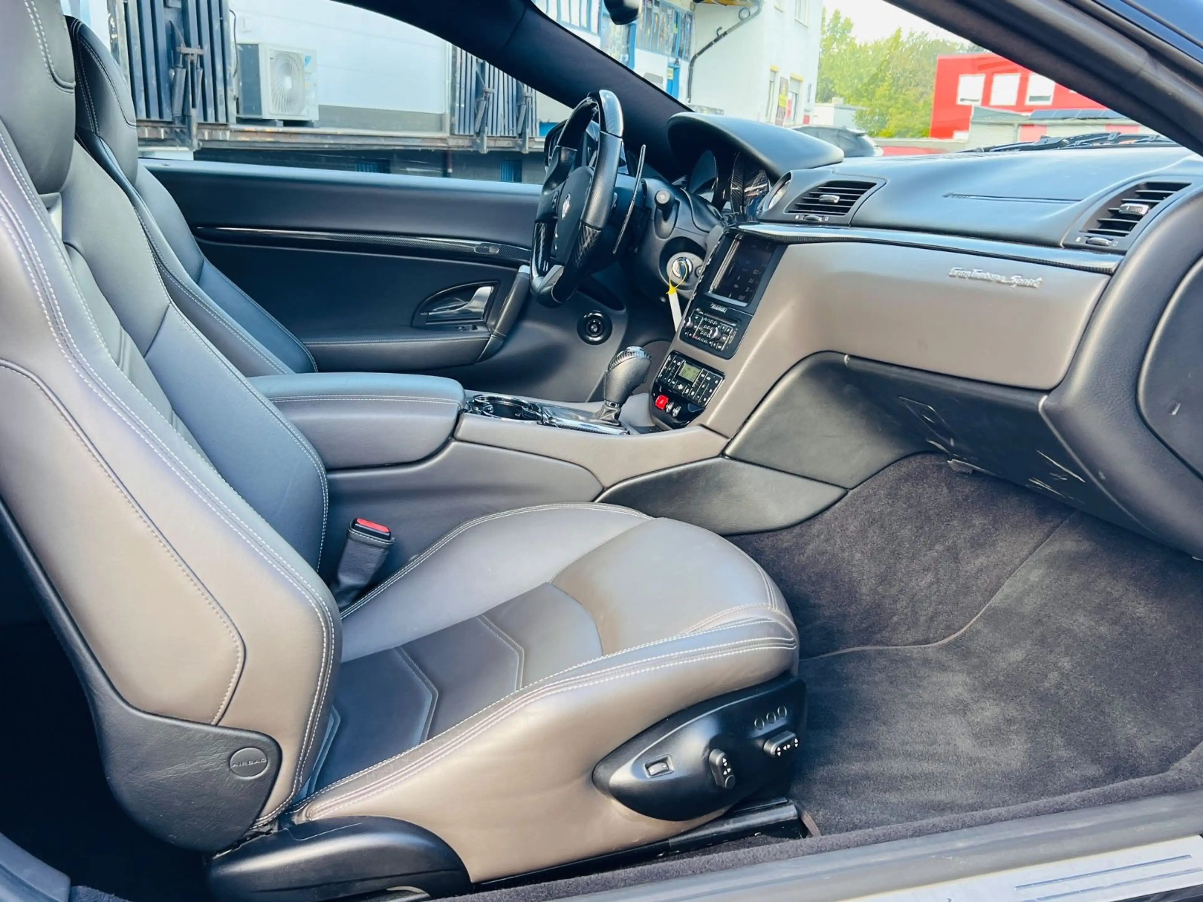 Maserati GranTurismo 4.7 V8 Sport Automatik — photo 12