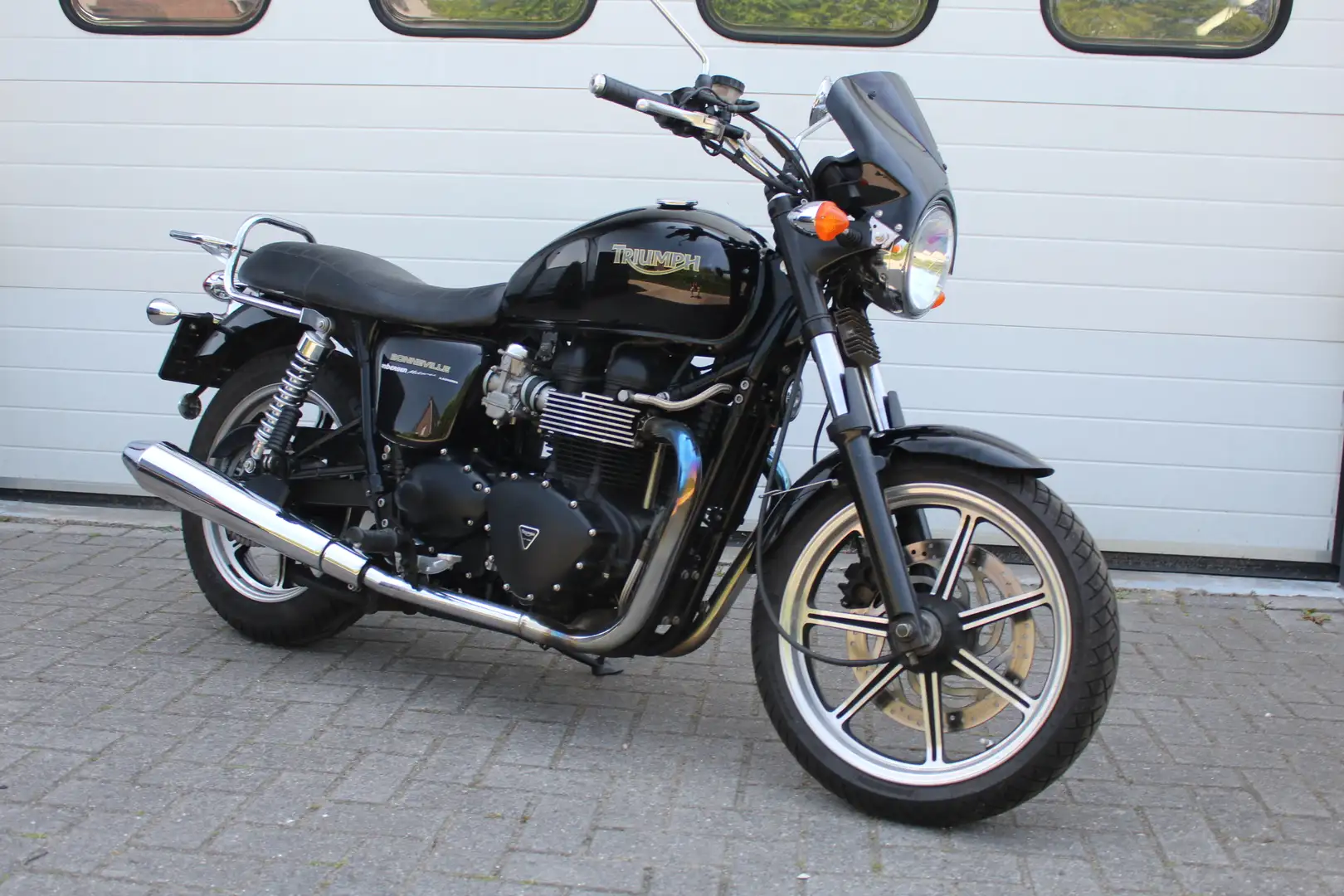 Triumph Bonneville T100 Black edition zeer nette staat / goed onderhouden Zwart - 1