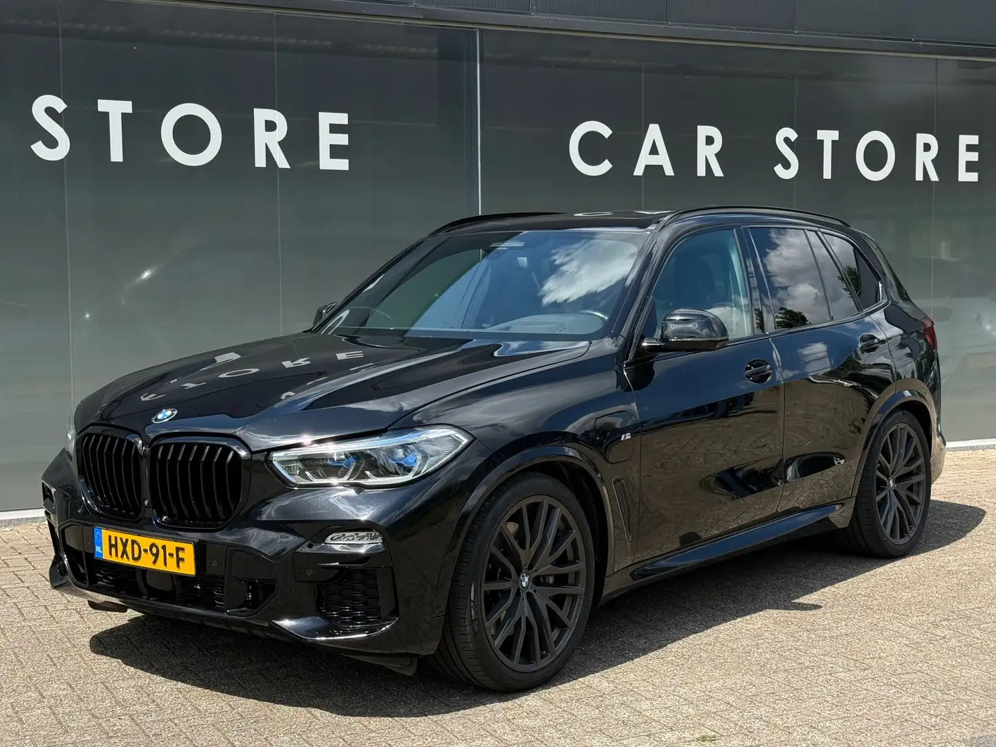 BMW X5 XDrive45e M-Sport Laser|Skylounge|22'|Harman|Bremb Zwart - 1