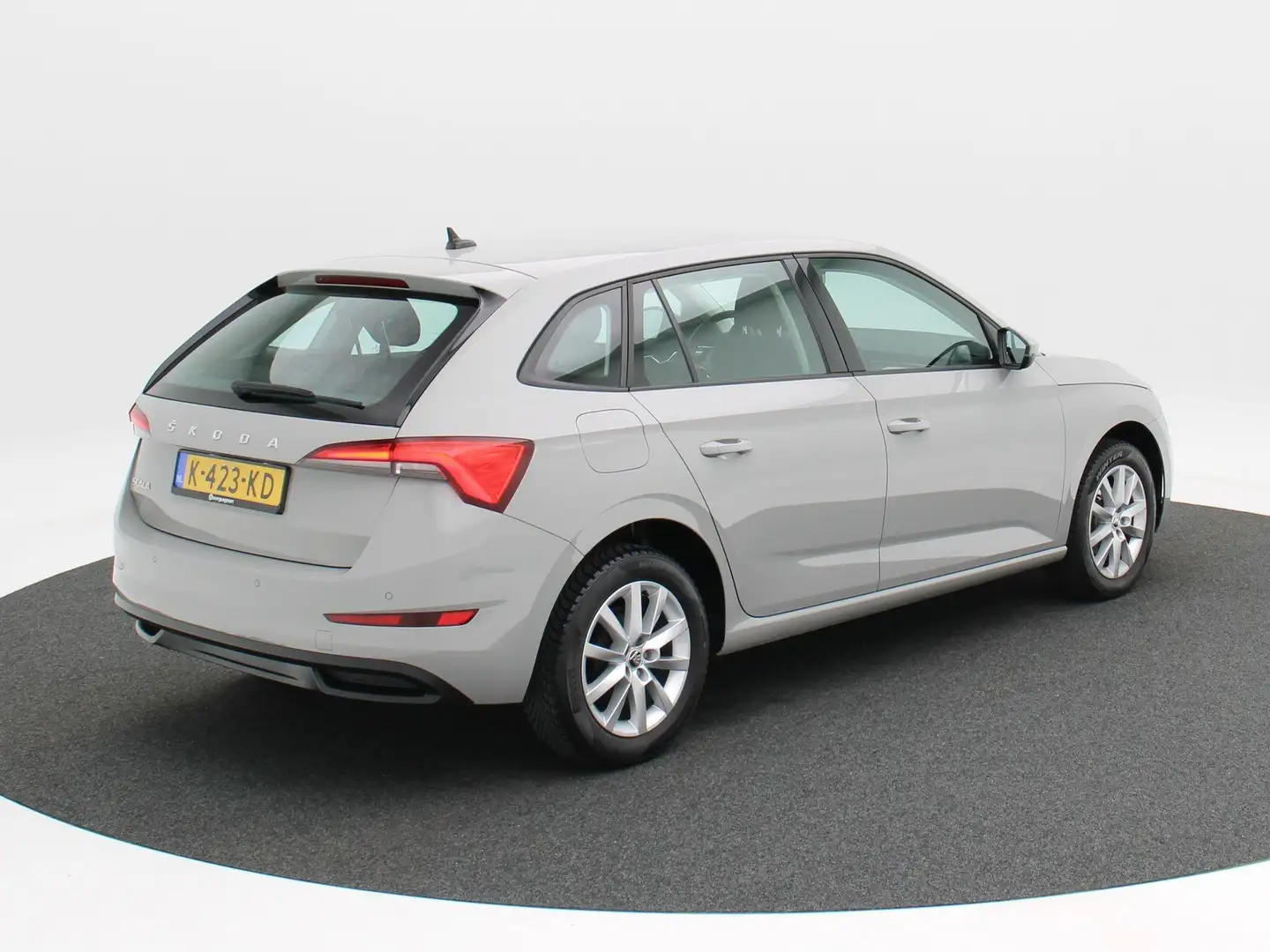 Skoda Scala 1.0 TSi 110 Pk Automaat Business Edition | Full LE Grijs - 2