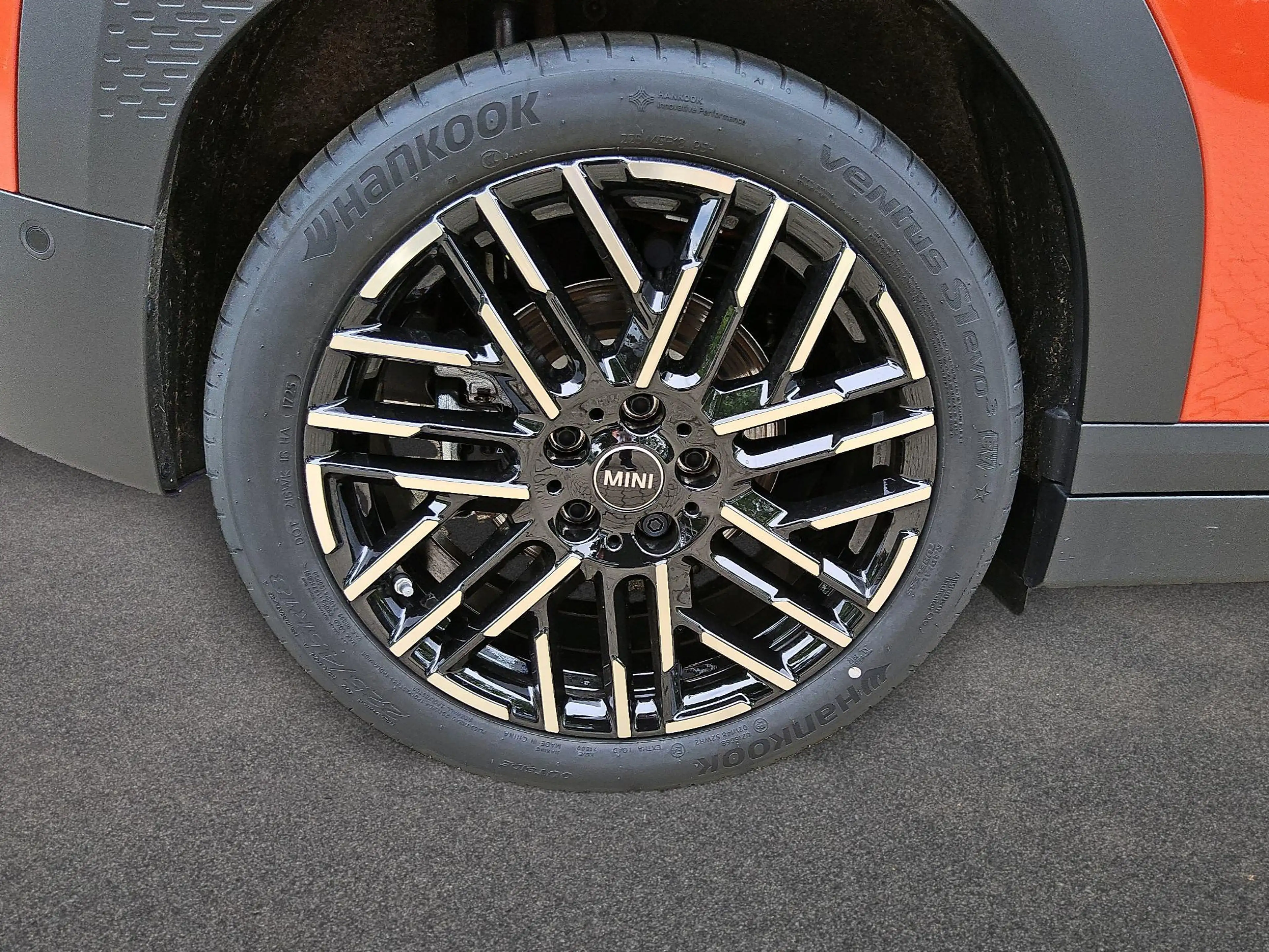 MINI Aceman Favoured Trim — photo 10