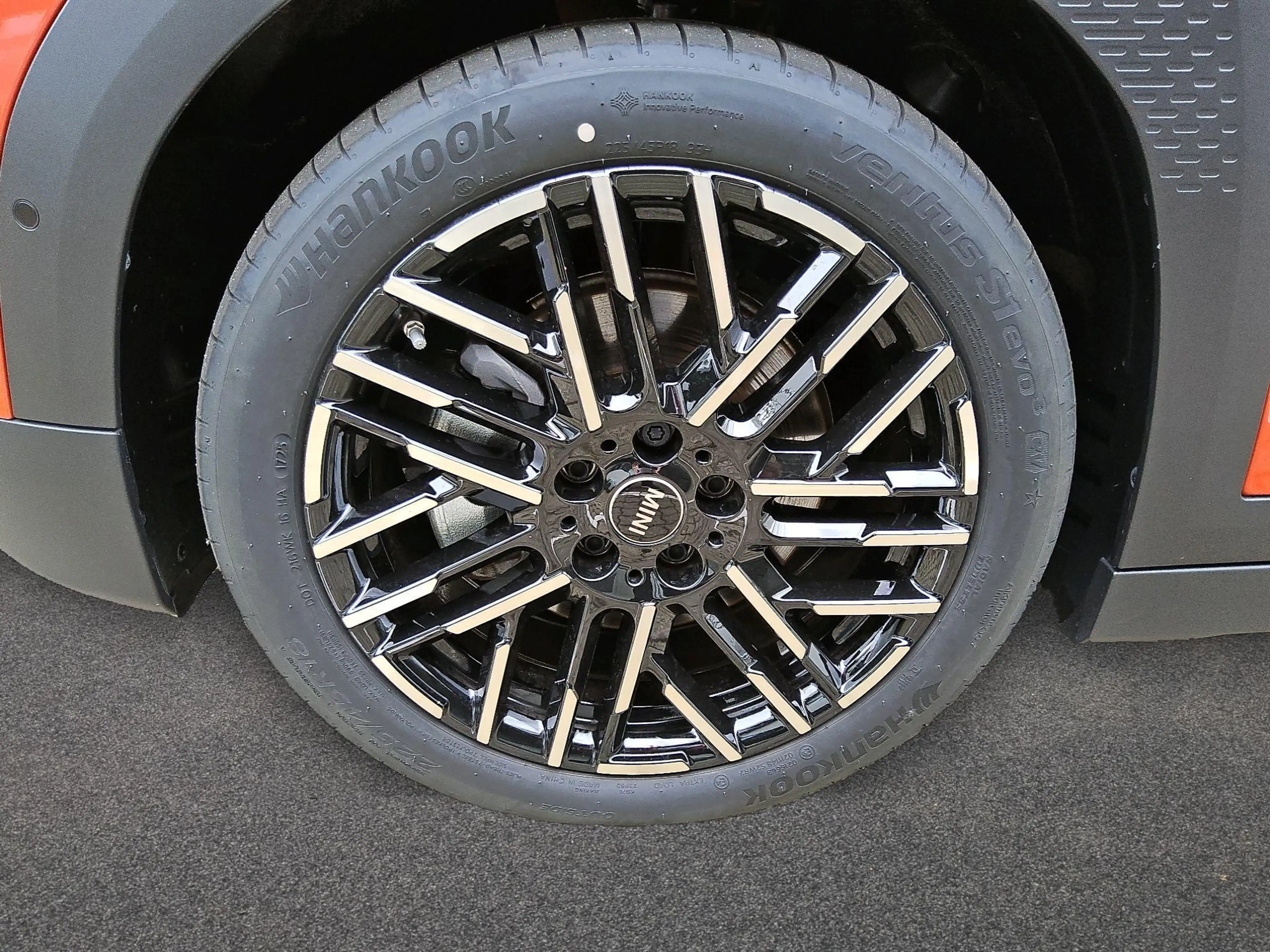 MINI Aceman Favoured Trim — photo 9
