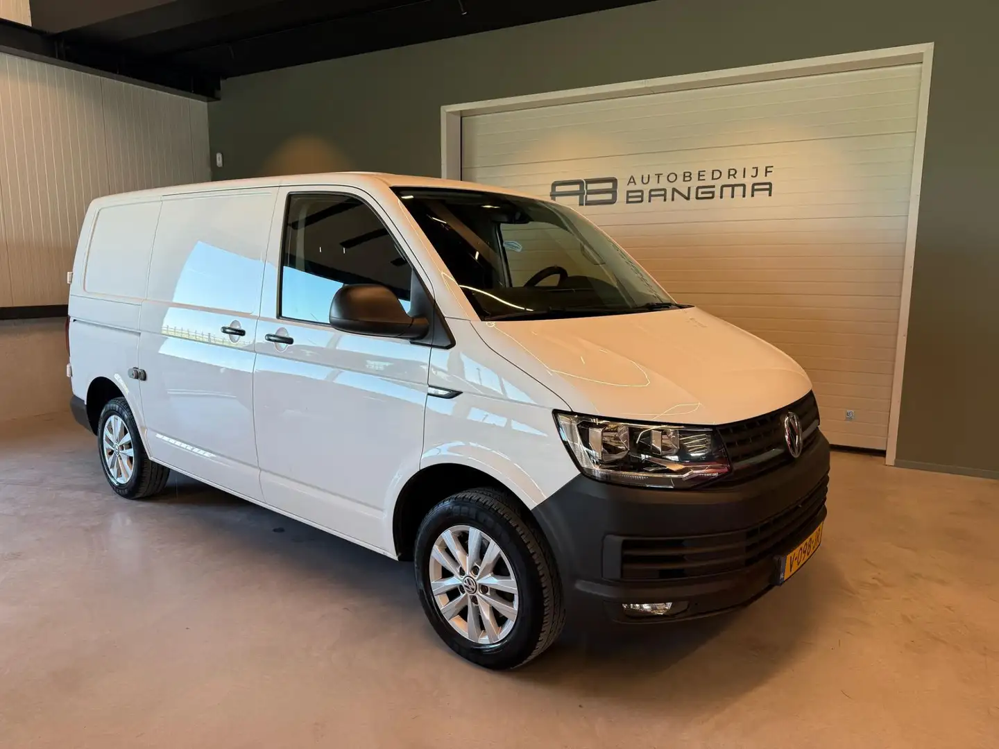 Volkswagen Transporter 2.0 TDI L1H2 Highline/AIRCO/NAVIGATIE/LM-VELG/CRUI Wit - 2