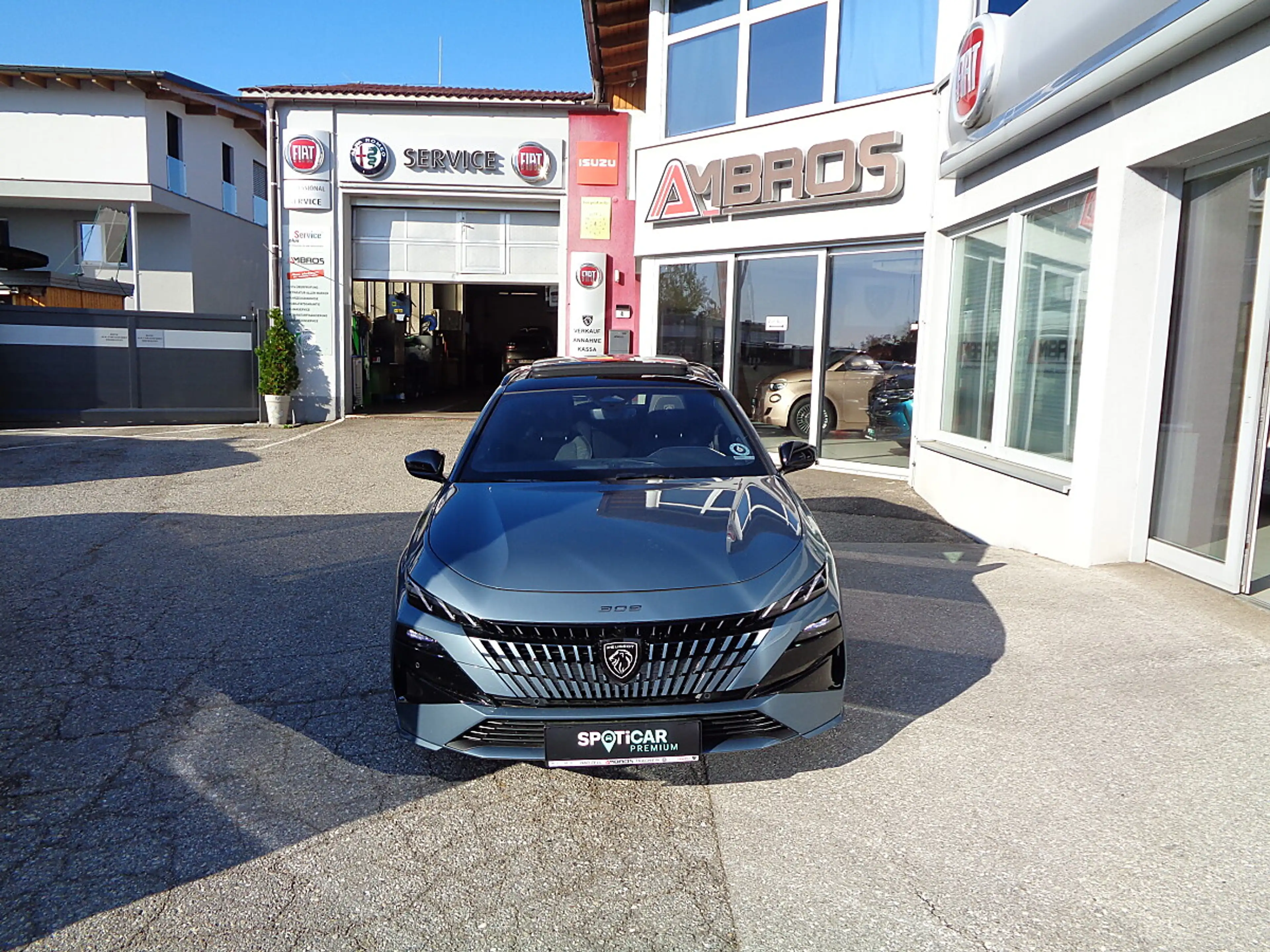 Peugeot 308 SW Hybrid 145 e-DSC6 GT — photo 12