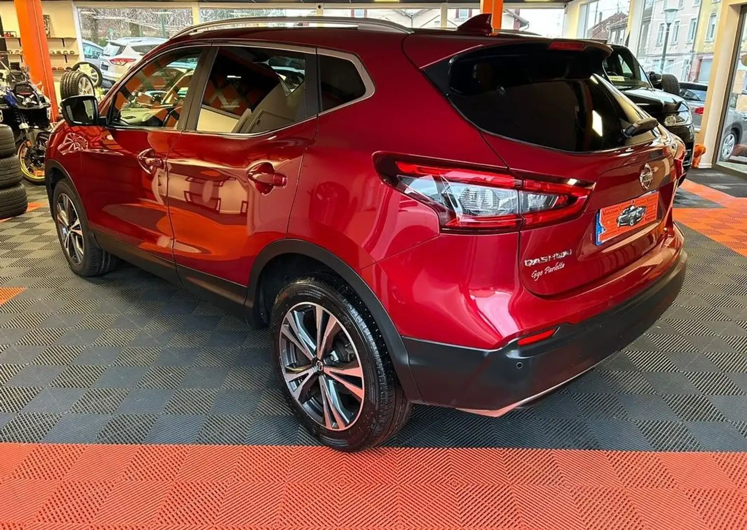 Nissan Qashqai II Phase TEKNA 1.6 DCI 2WD 130 cv Garantie 12 mois Rosso - 2