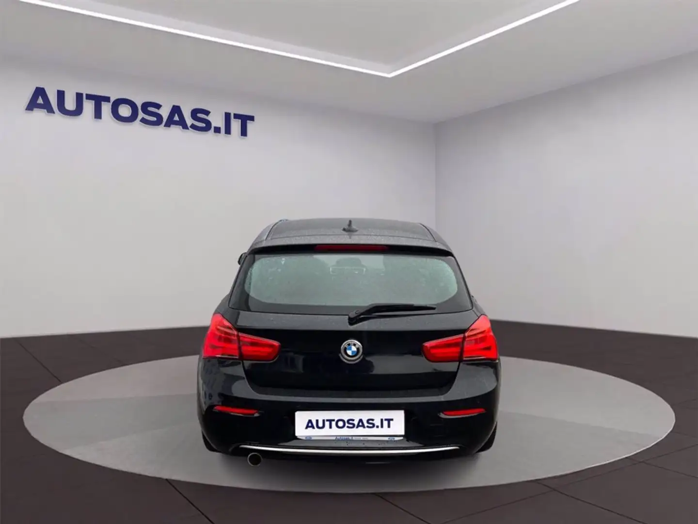 BMW 116 d 5p. Urban Zwart - 2