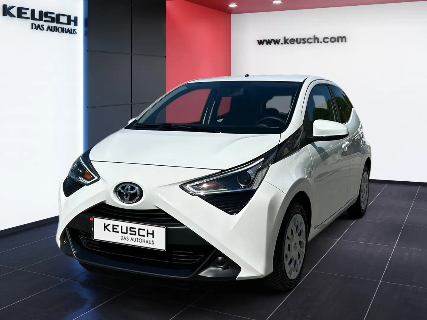 Toyota Aygo AYGO  1,0 VVT-i x-play Weiß - 1