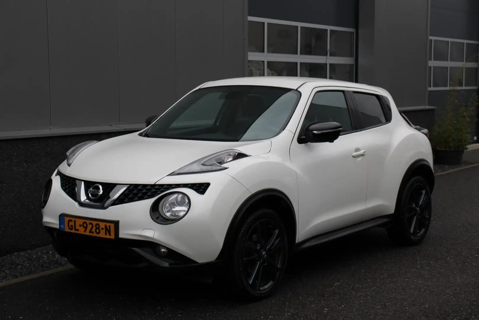 Nissan Juke 1.2 DIG-T S/S Connect edition Blanc - 1