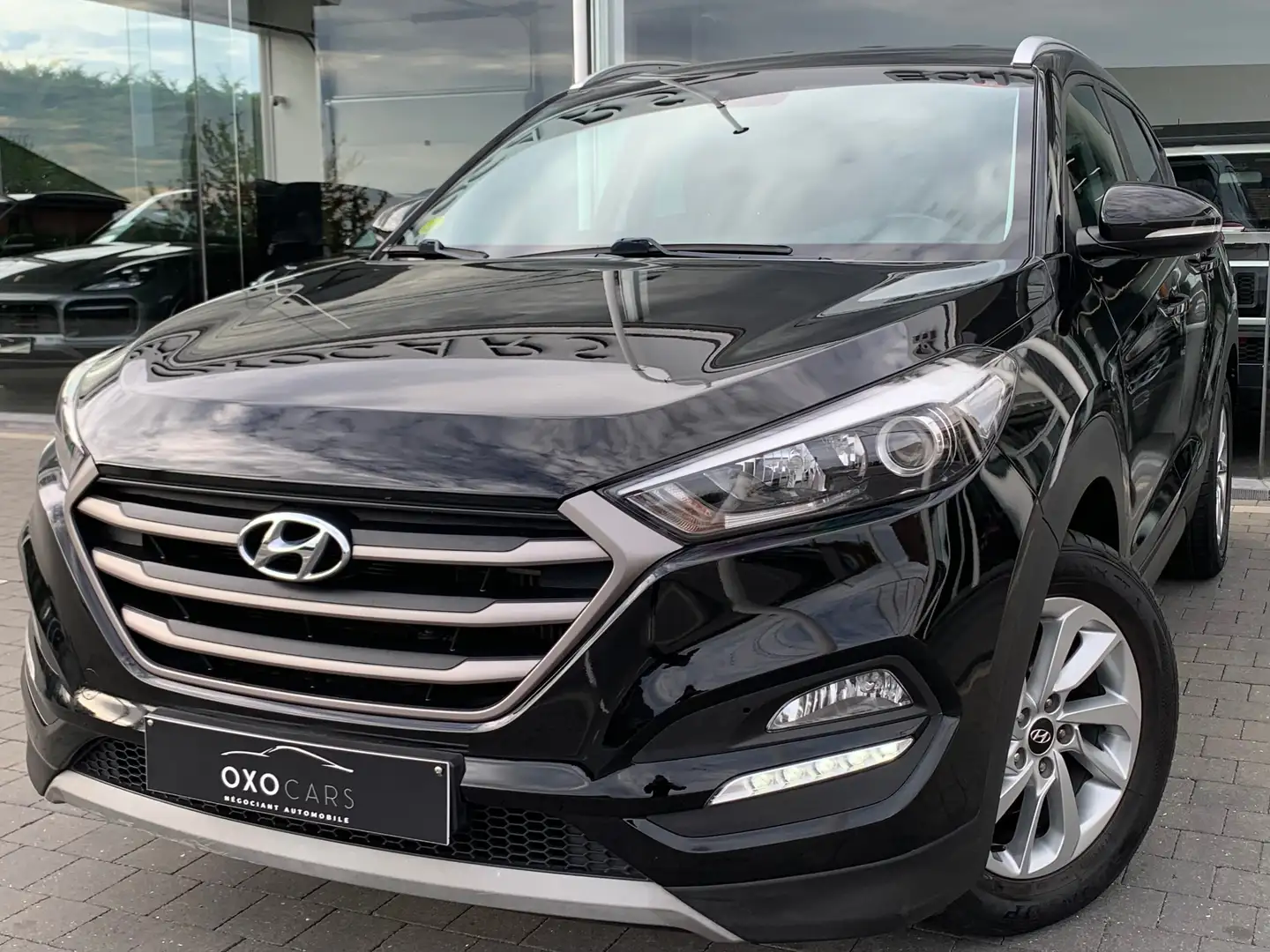 Hyundai TUCSON 1.7CRDI / Boite Auto / Gps / CarPlay / Cruise/PDC/ Zwart - 1
