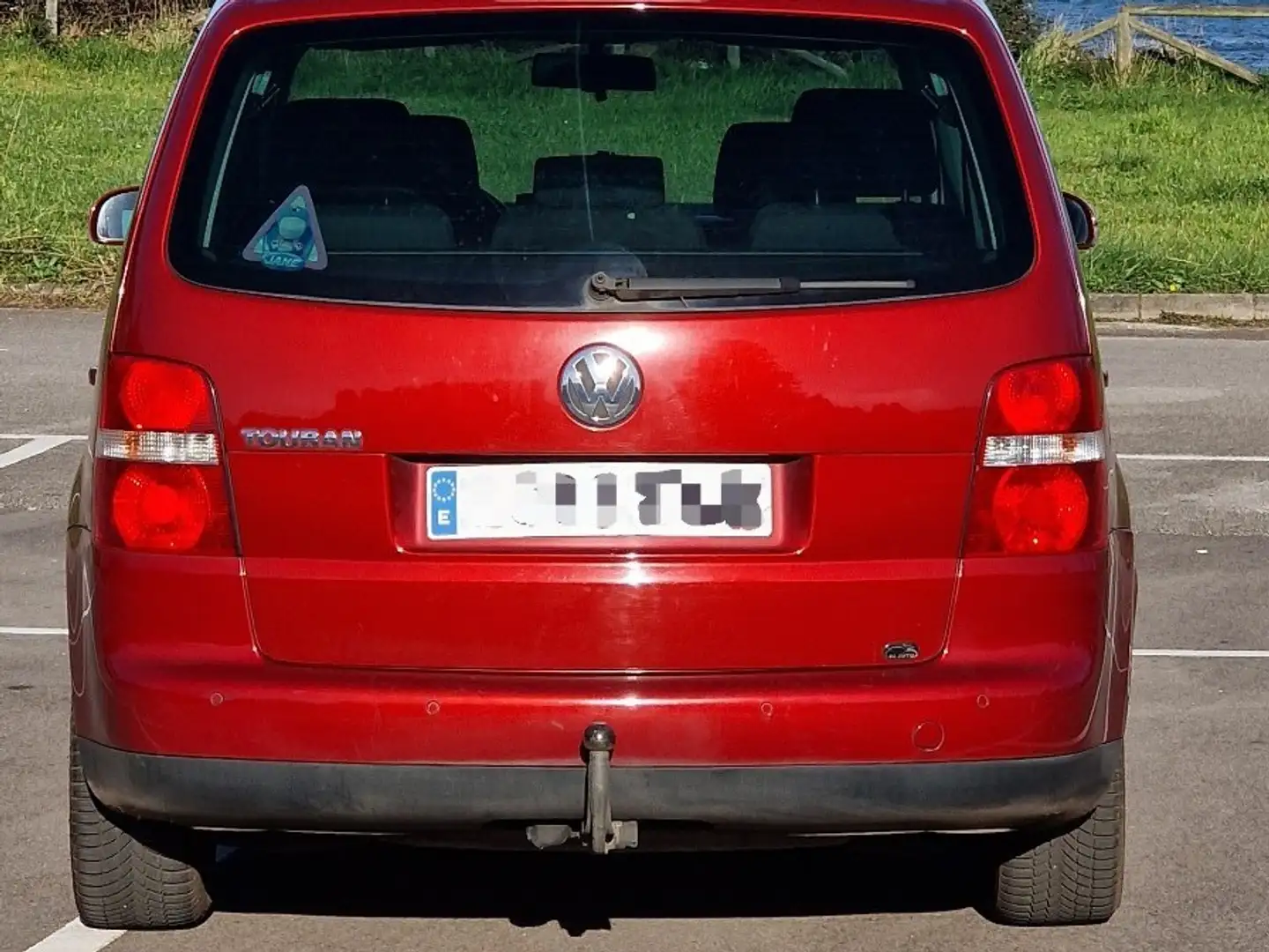 Volkswagen Touran 2.0TDI Trendline Rojo - 2