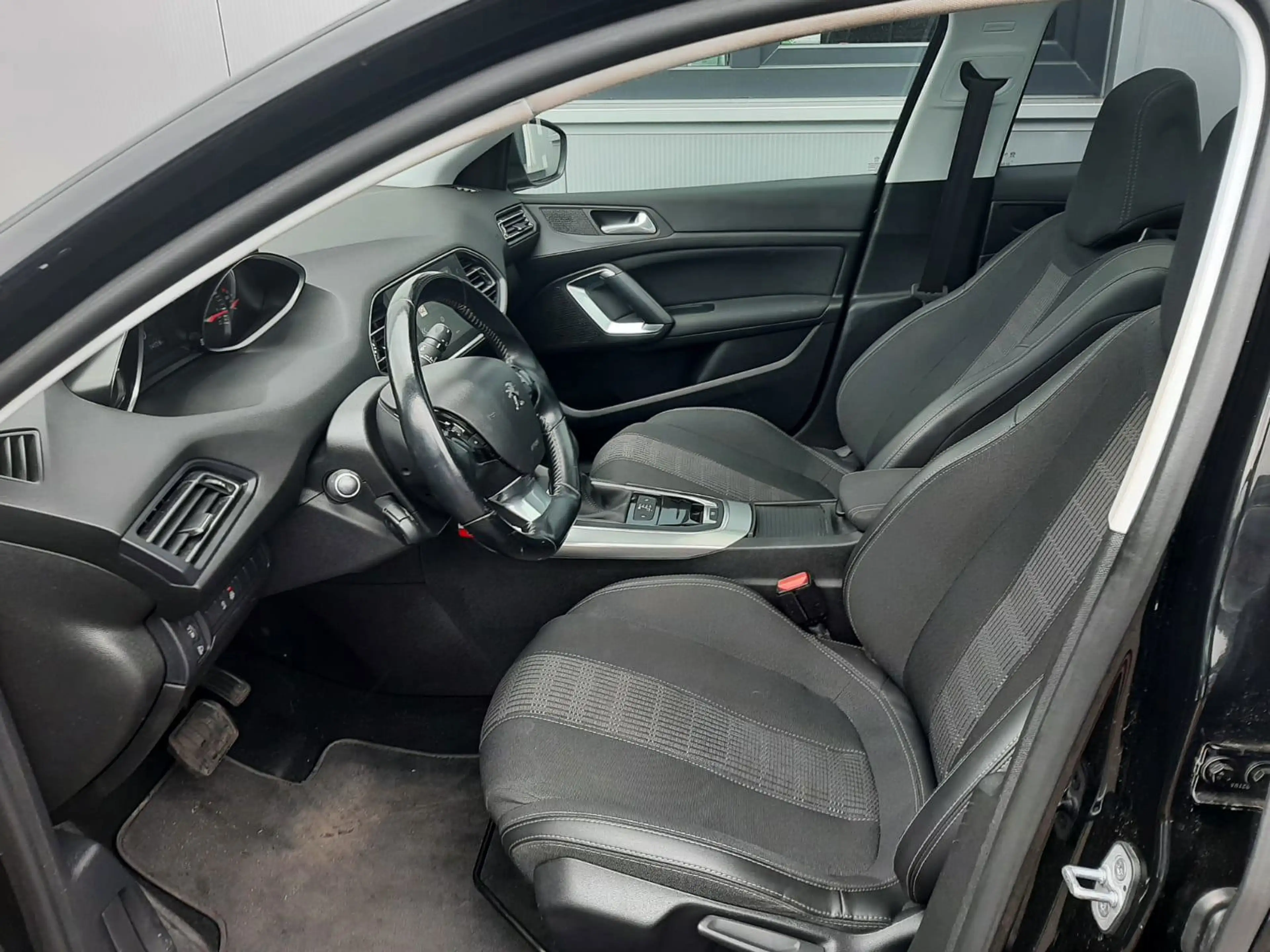 Peugeot 308 SW 1.2 PureTech Blue Lease Premium automaat — photo 8