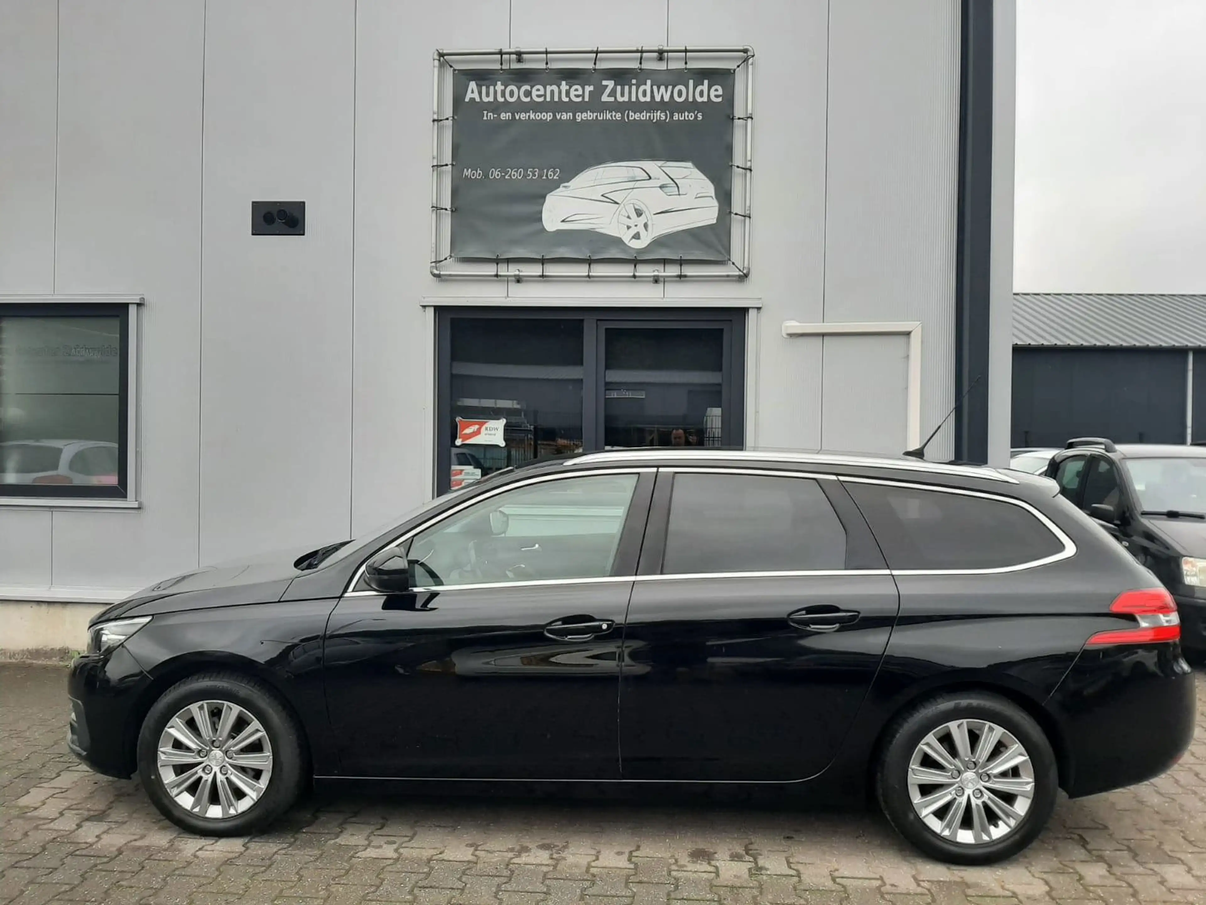 Peugeot 308 SW 1.2 PureTech Blue Lease Premium automaat — photo 2