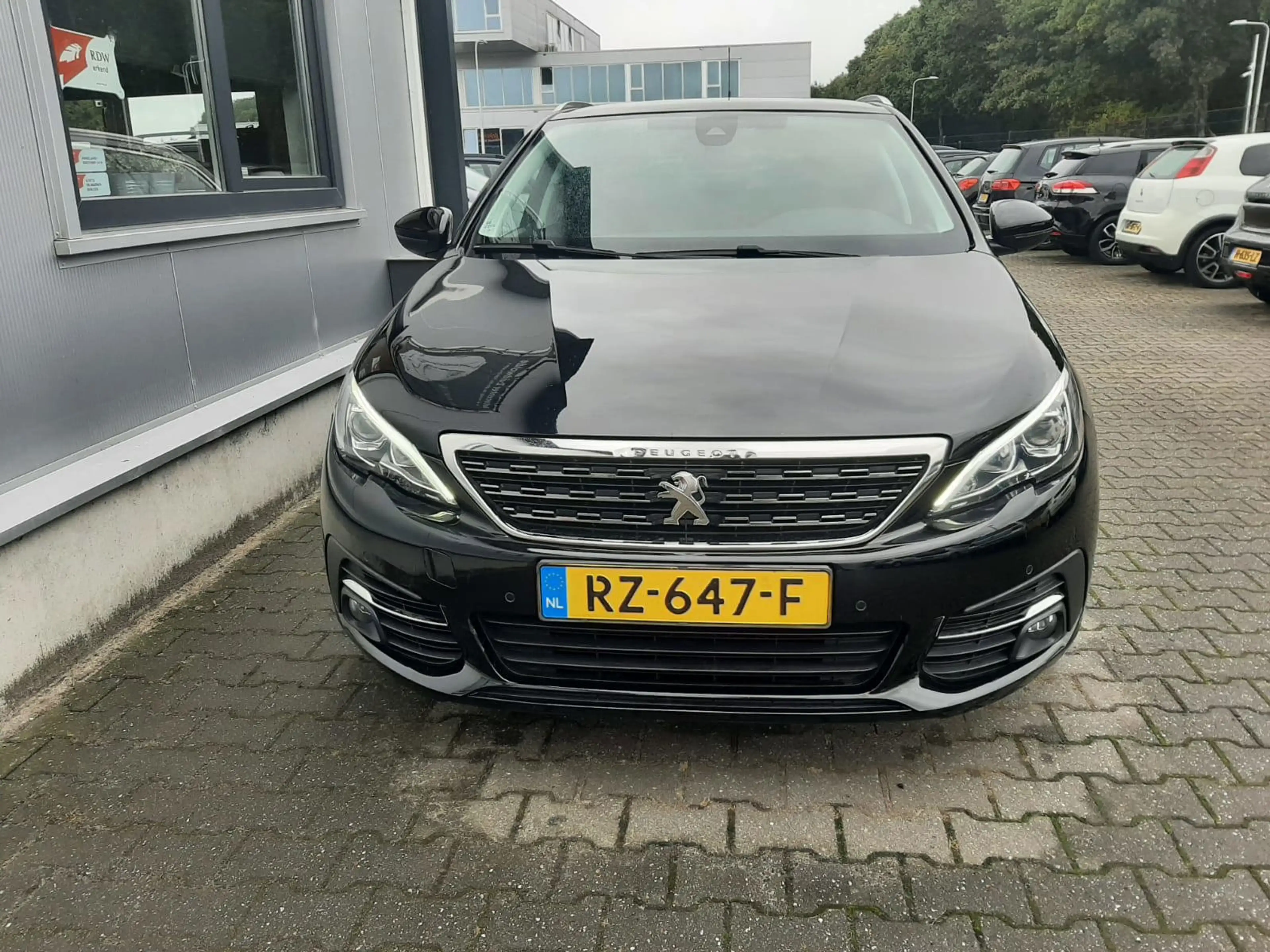 Peugeot 308 SW 1.2 PureTech Blue Lease Premium automaat — photo 3