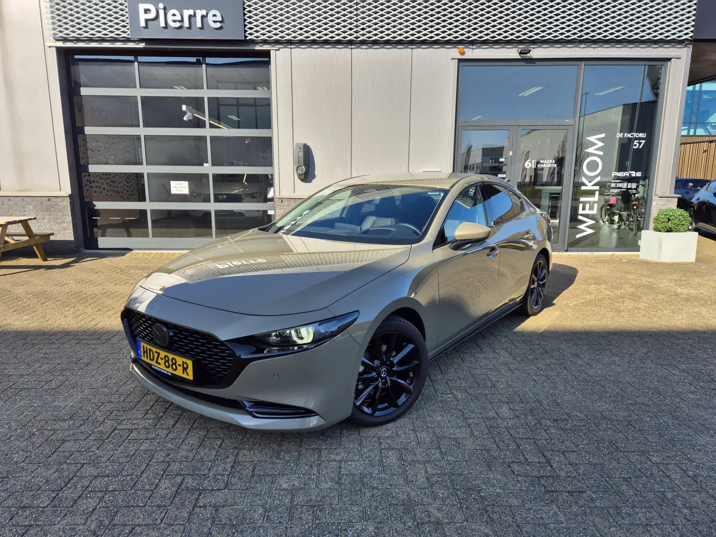 Mazda 3 2.0 e-SkyActiv-X M Hybrid 186 Takumi | AUTOMAAT | Зелений - 2