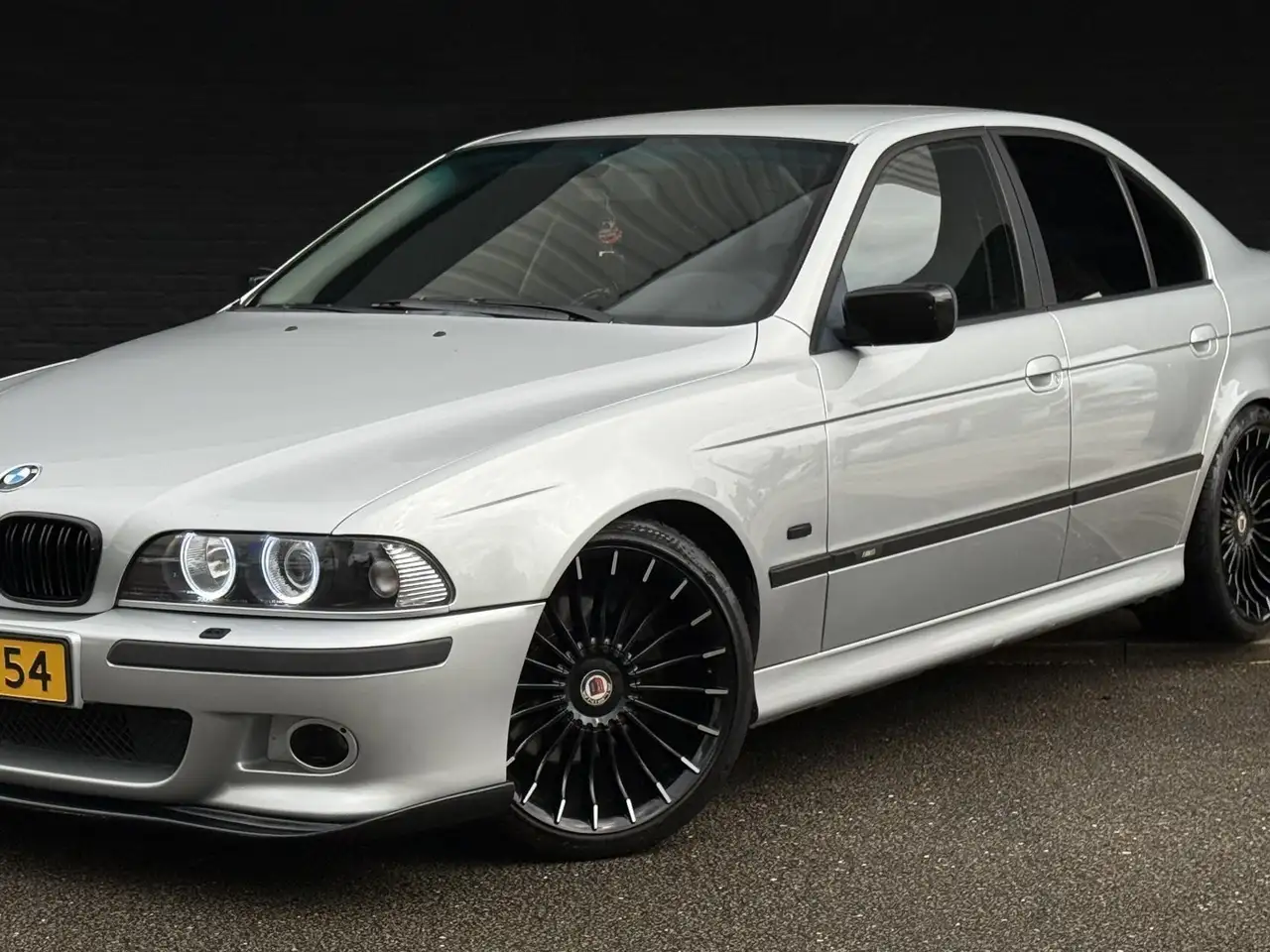 BMW 540 E39 4.4 V8 | Dealer Onderhouden | Bruut geluid!, foto 1