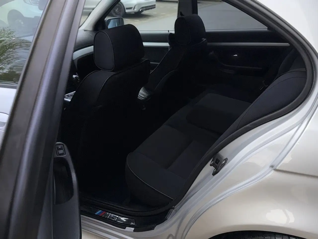 BMW 540 E39 4.4 V8 | Dealer Onderhouden | Bruut geluid!, foto 11