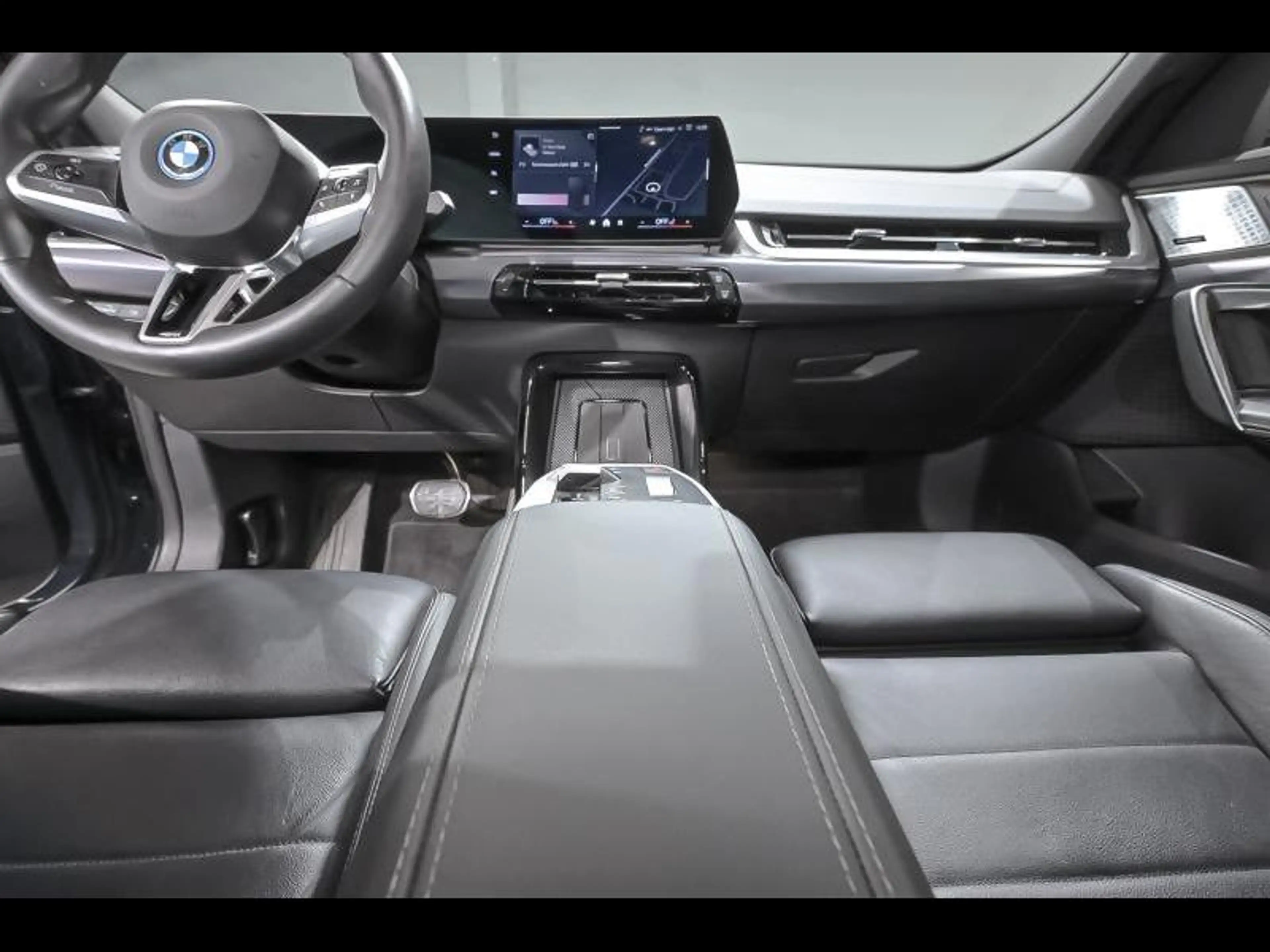 BMW iX2 xDrive30 - MPACKPRO - DASS+|360CAM|PANO|HUD|H&K|TH — photo 7