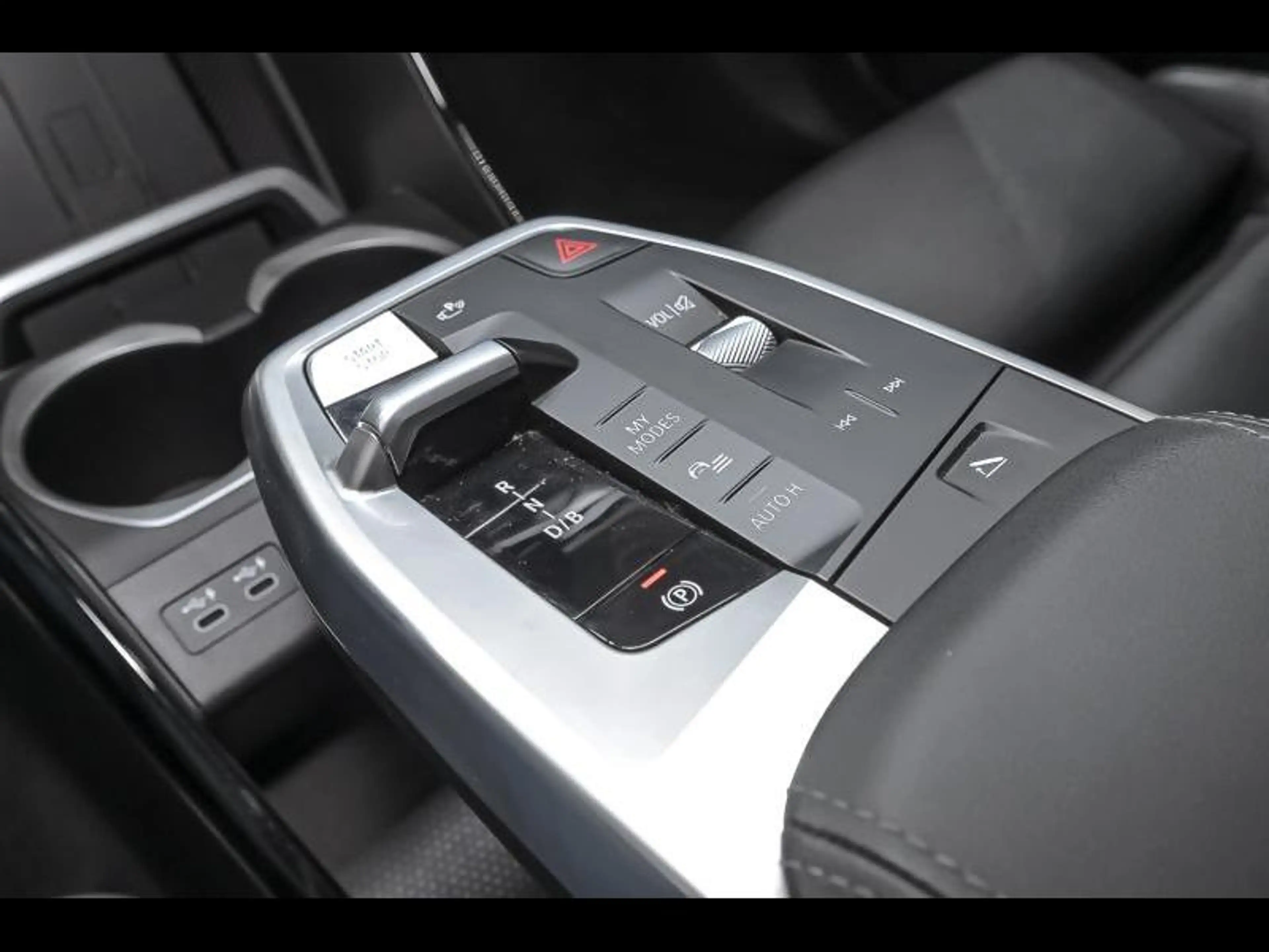 BMW iX2 xDrive30 - MPACKPRO - DASS+|360CAM|PANO|HUD|H&K|TH — photo 11