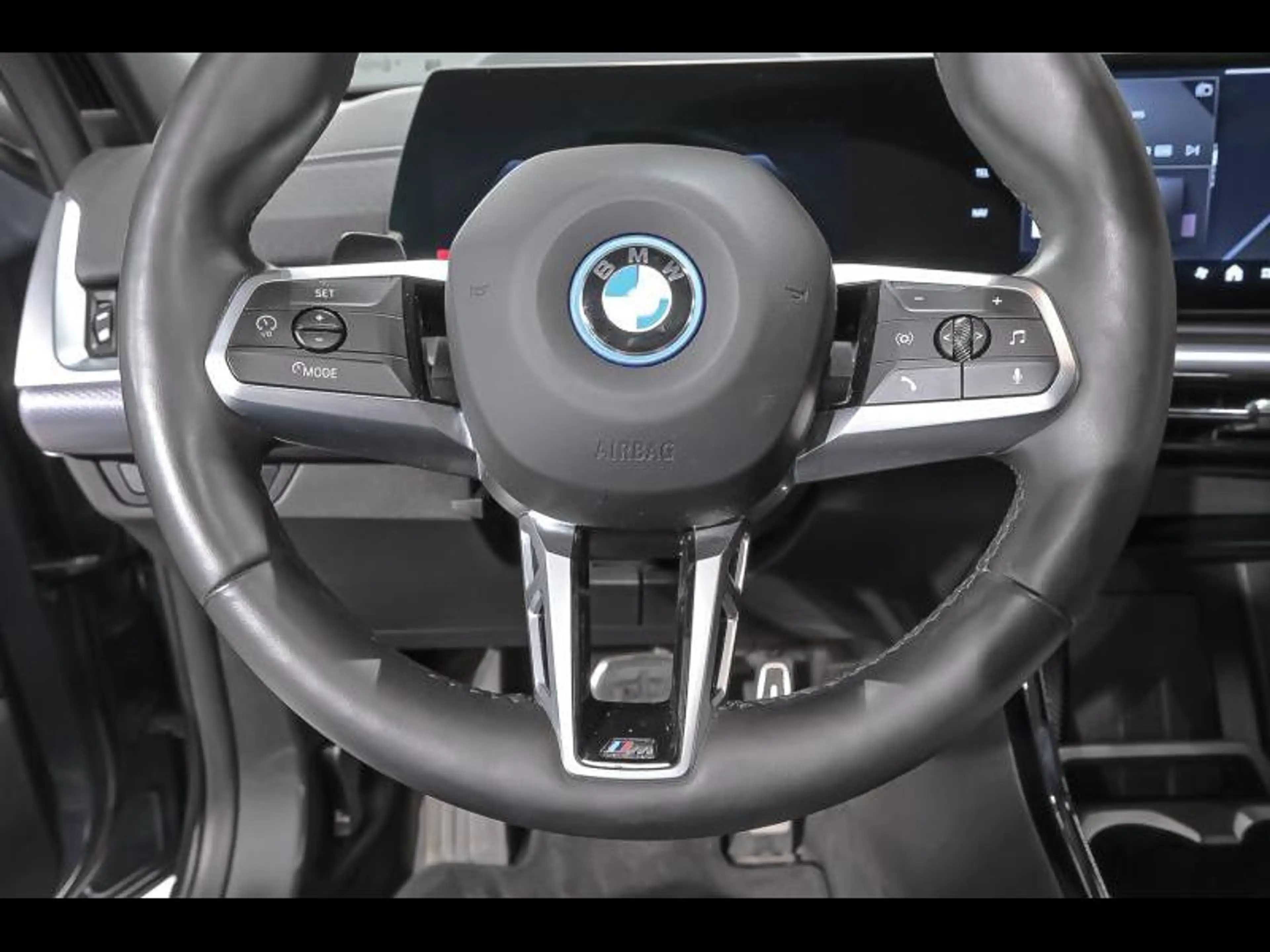 BMW iX2 xDrive30 - MPACKPRO - DASS+|360CAM|PANO|HUD|H&K|TH — photo 9