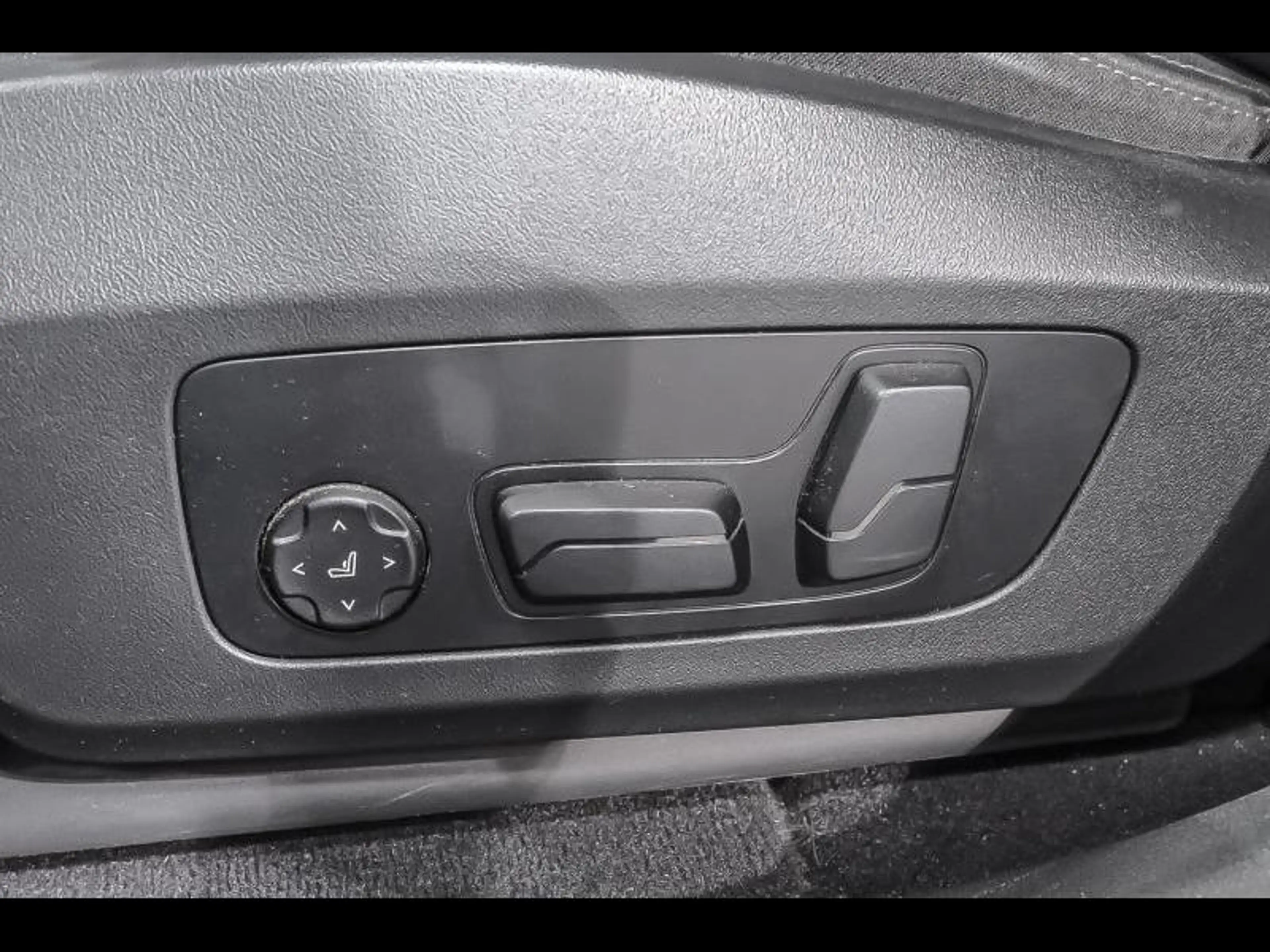 BMW iX2 xDrive30 - MPACKPRO - DASS+|360CAM|PANO|HUD|H&K|TH — photo 18
