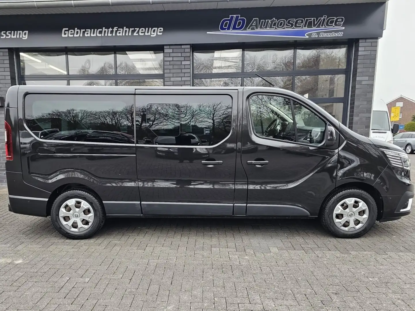 Renault Trafic Combi L2H1 Grand Space Class Life Schwarz - 1