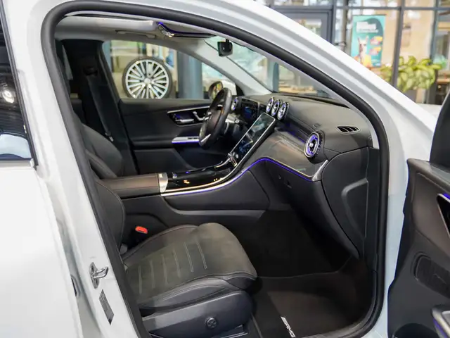 Mercedes-Benz GLC view 12