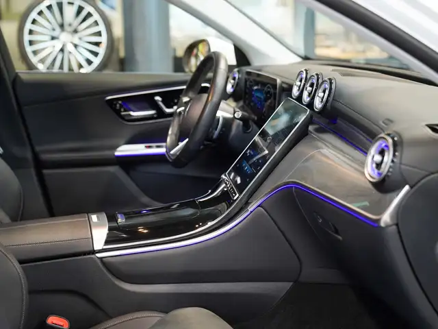 Mercedes-Benz GLC view 13