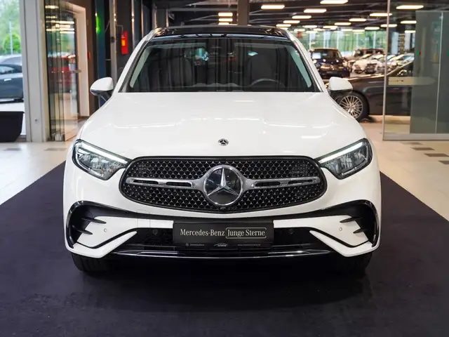 Mercedes-Benz GLC view 10