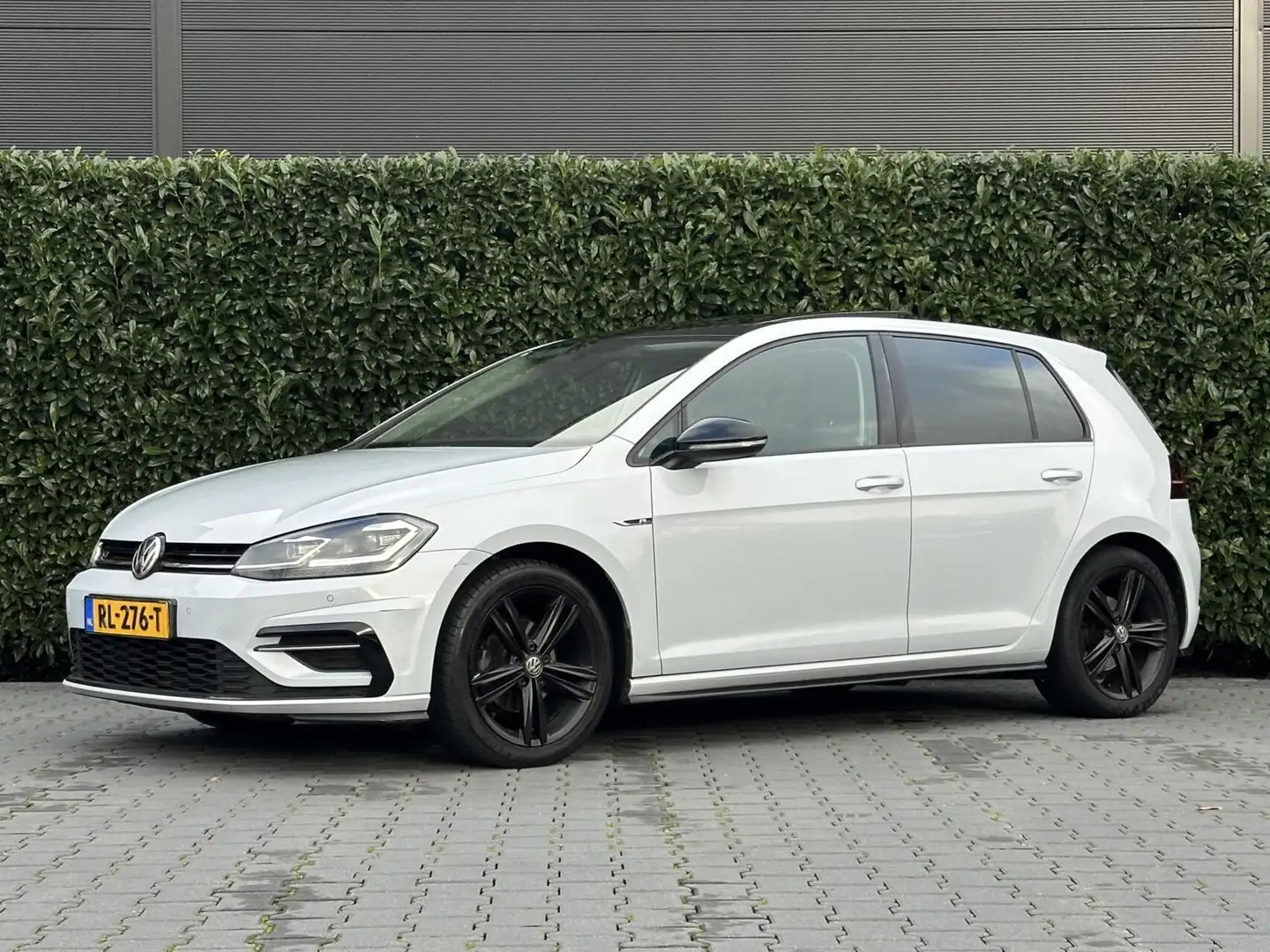 Volkswagen Golf 7.5 1.0 TSI Highline Business R, FACELIFT, NL AUTO Weiß - 1