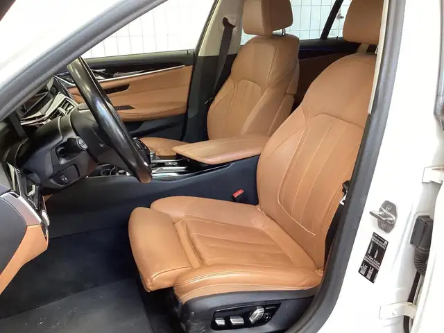 BMW 5 Series view 3