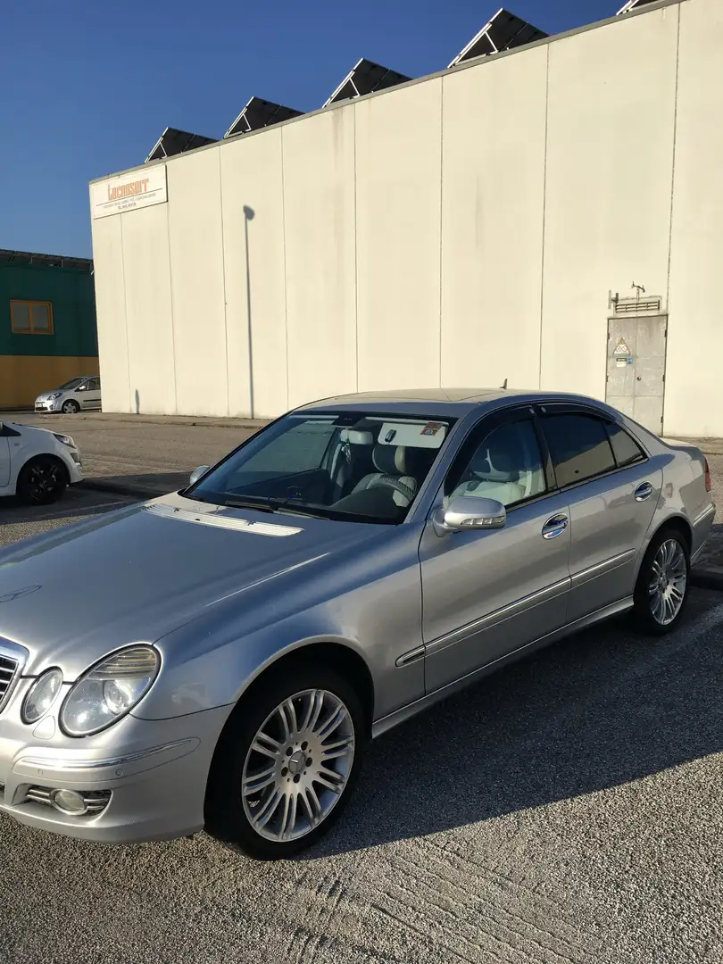 Mercedes-Benz E 280 cdi V6 evo Avantgarde FL Gris - 1