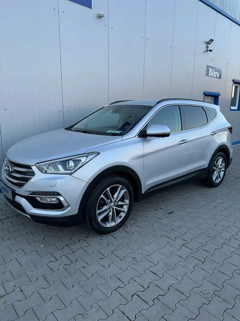 Hyundai SANTA FE 2,2 blue Premium 4WD LEDER 360° AHK KEY Silber - 1