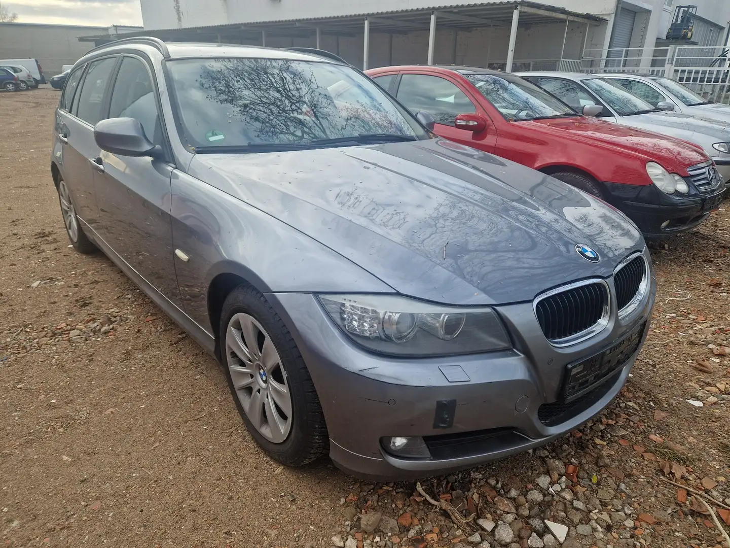 BMW 318 318d Grau - 2